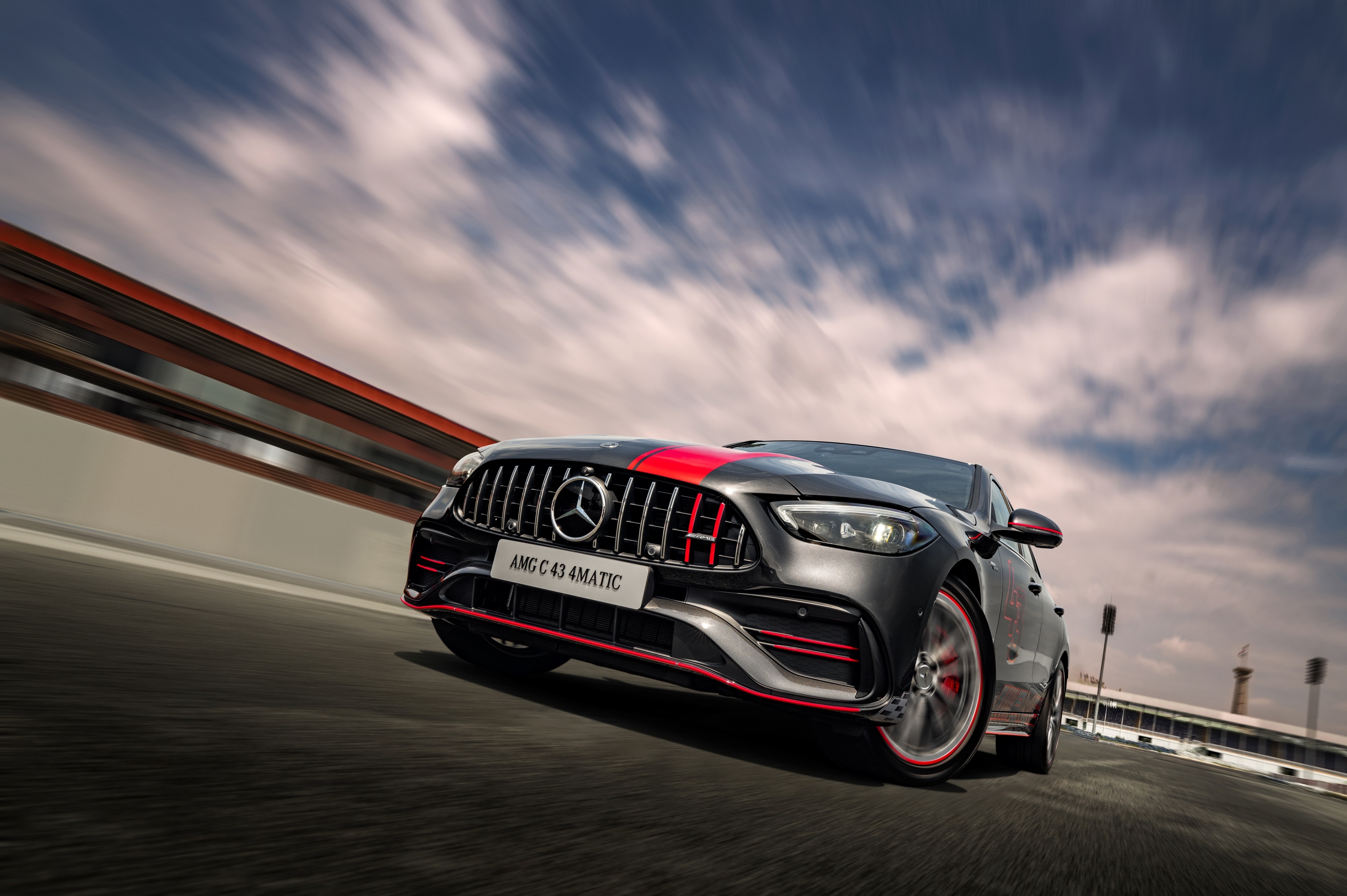 Mercedes va BMW anh 1