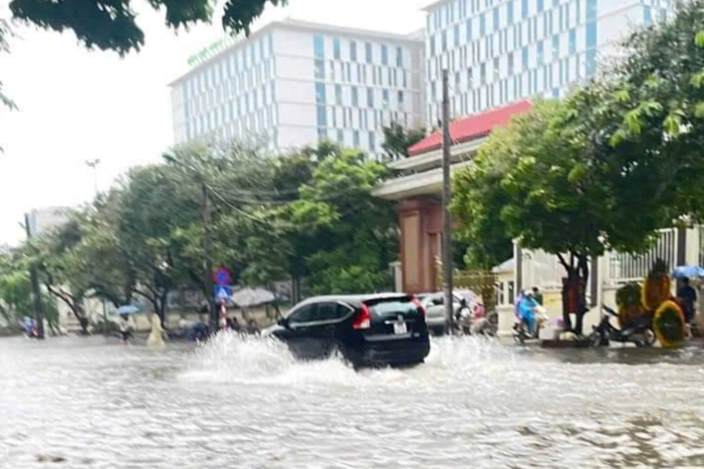 Hà Nội ngập nước ảnh 4 Ha Noi ngap nuoc anh 4