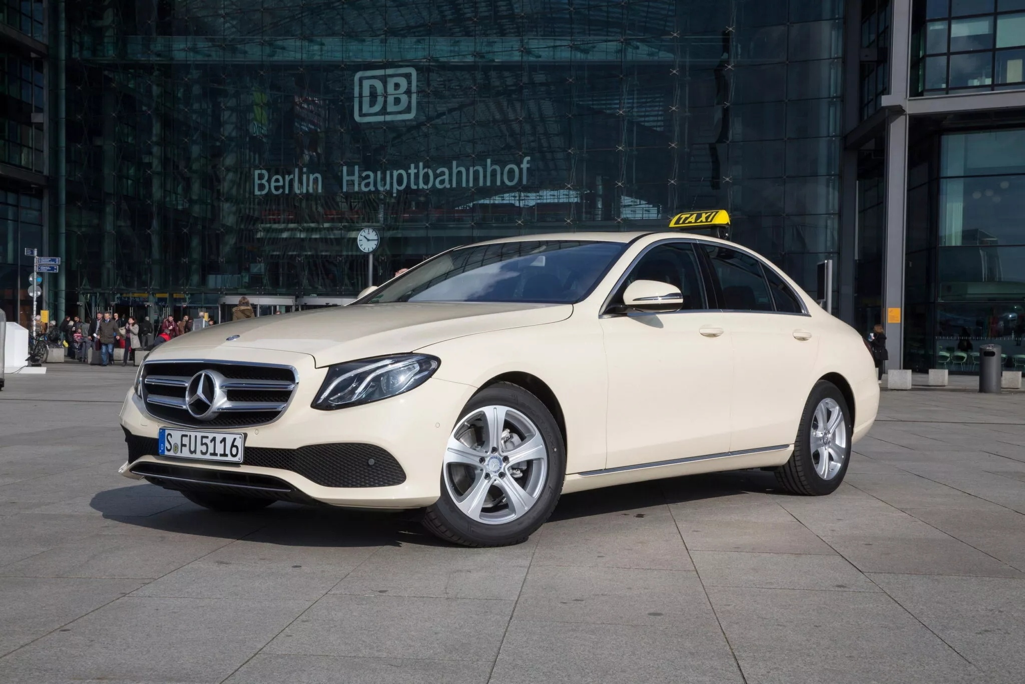 Mercedes giam manh thi phan taxi o Duc hinh anh