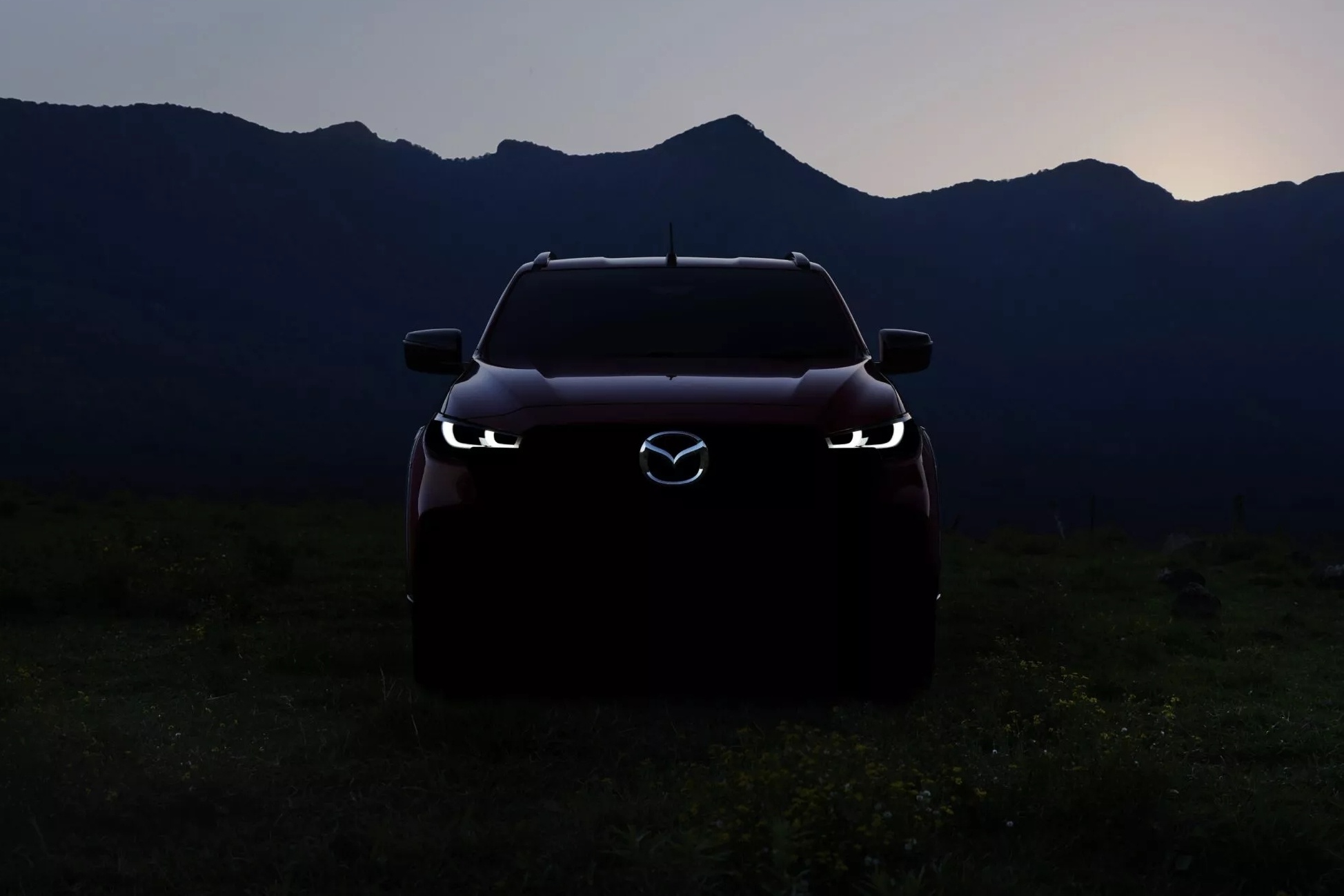 Mazda BT-50 moi lo den pha giong CX-5, logo co lon hinh anh