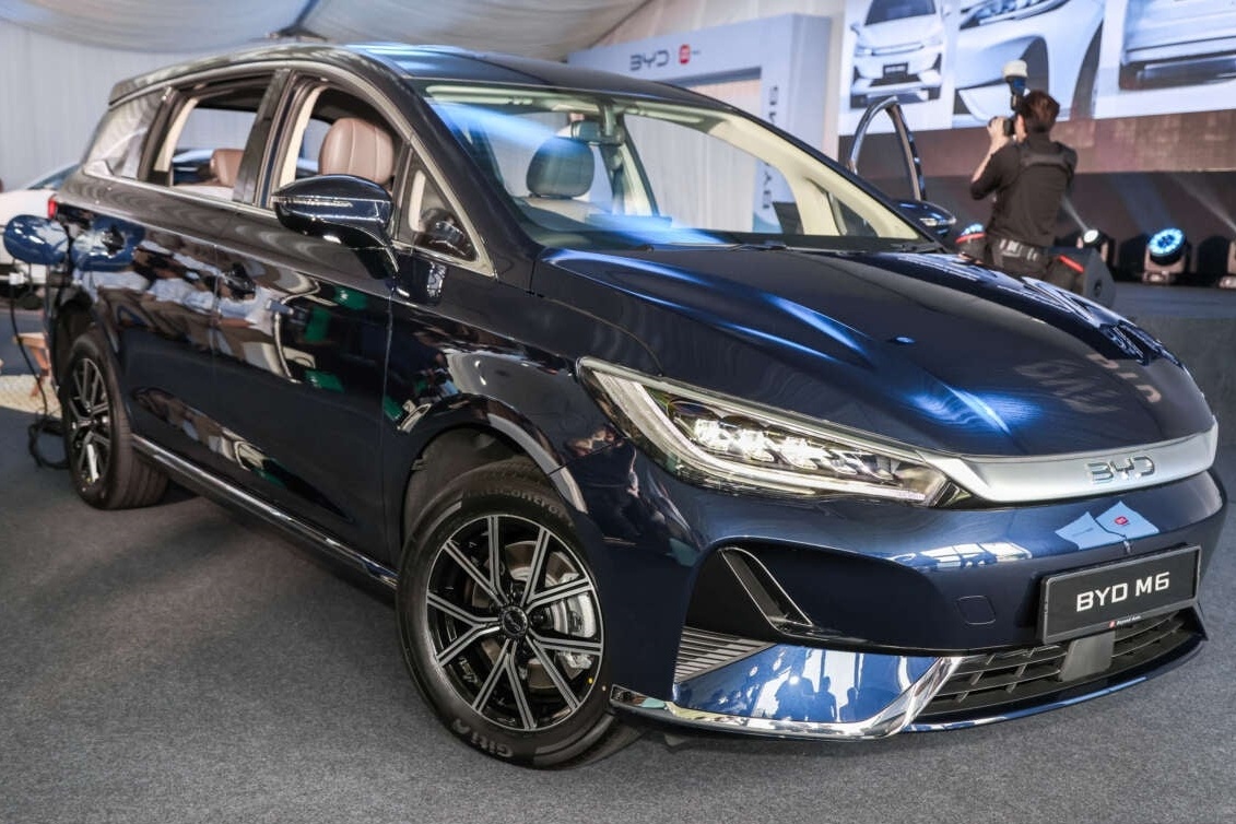 BYD M6 ra mat Malaysia - sap ve Viet Nam doi dau Custin, Innova Cross hinh anh