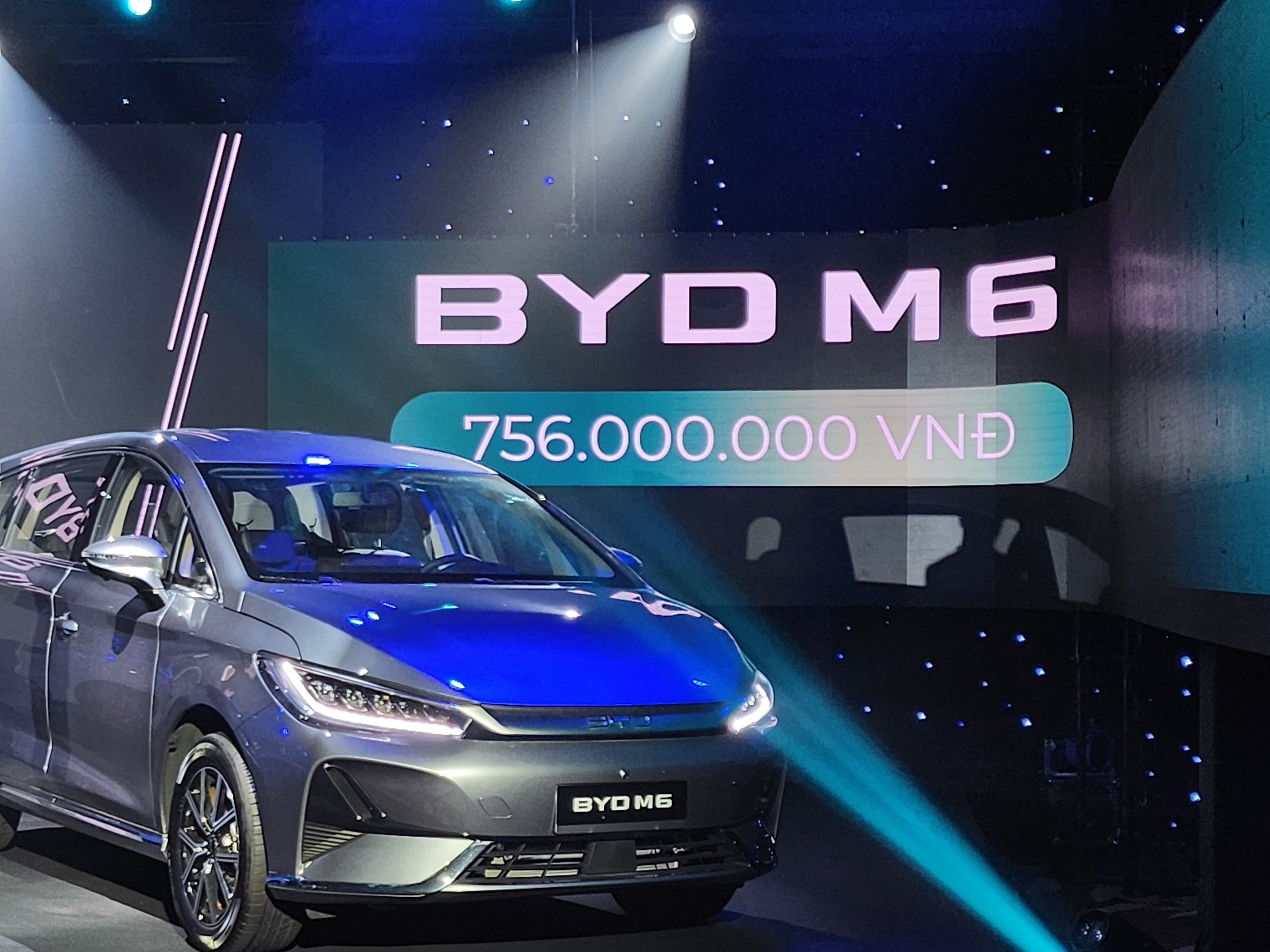 BYD M6 ra mat Viet Nam - MPV dien 7 cho gia 756 trieu dong hinh anh