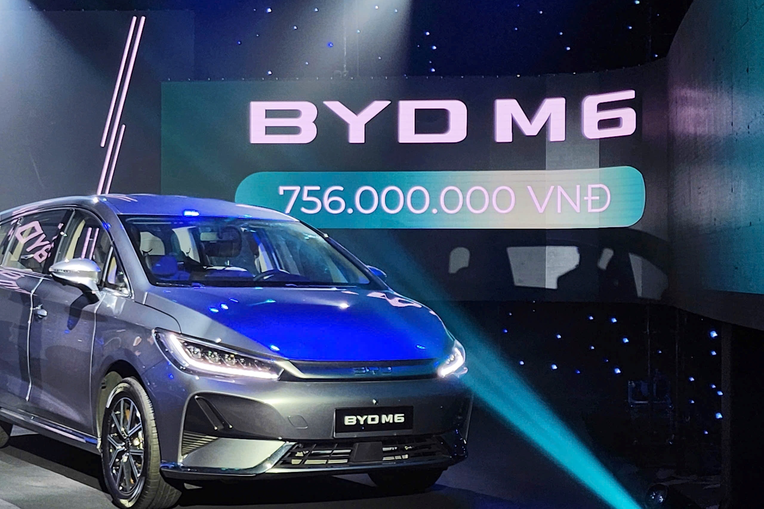 BYD M6 anh 1