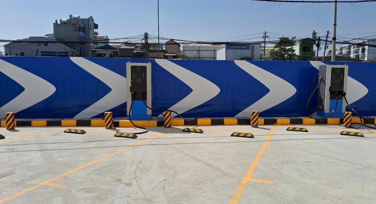 Nhung cai bat tay de phat trien oto dien hinh anh