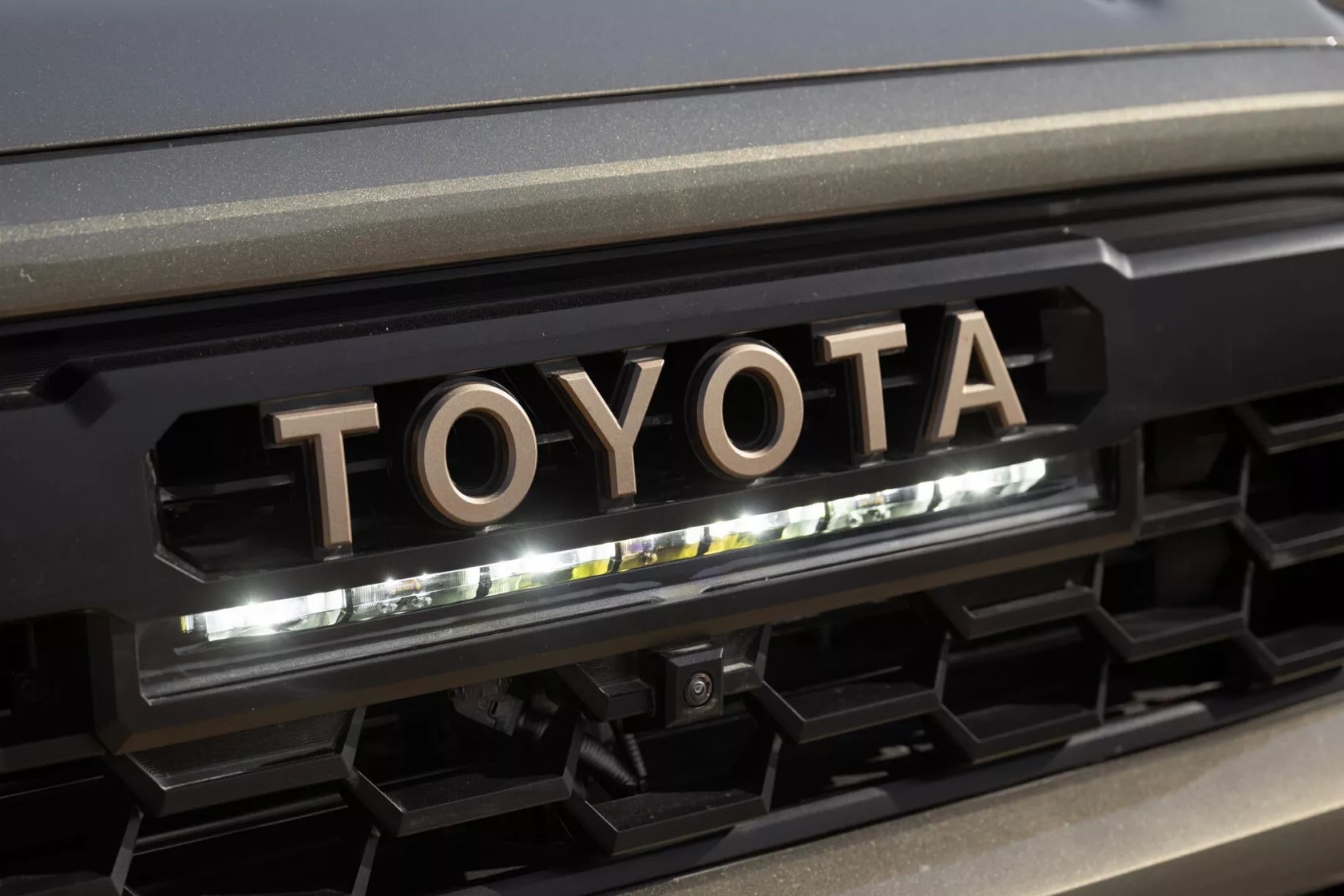 Toyota chi them tien cho nha may o Mexico hinh anh