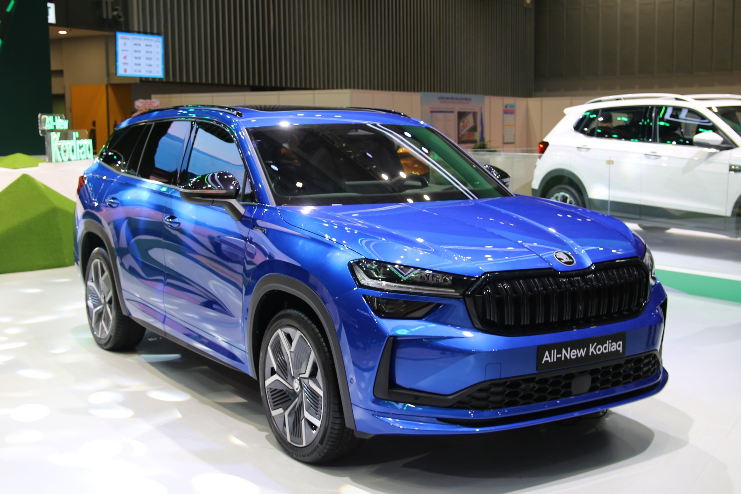 Loat oto de mua trong thang cuoi nam nho uu dai hang tram trieu dong hinh anh