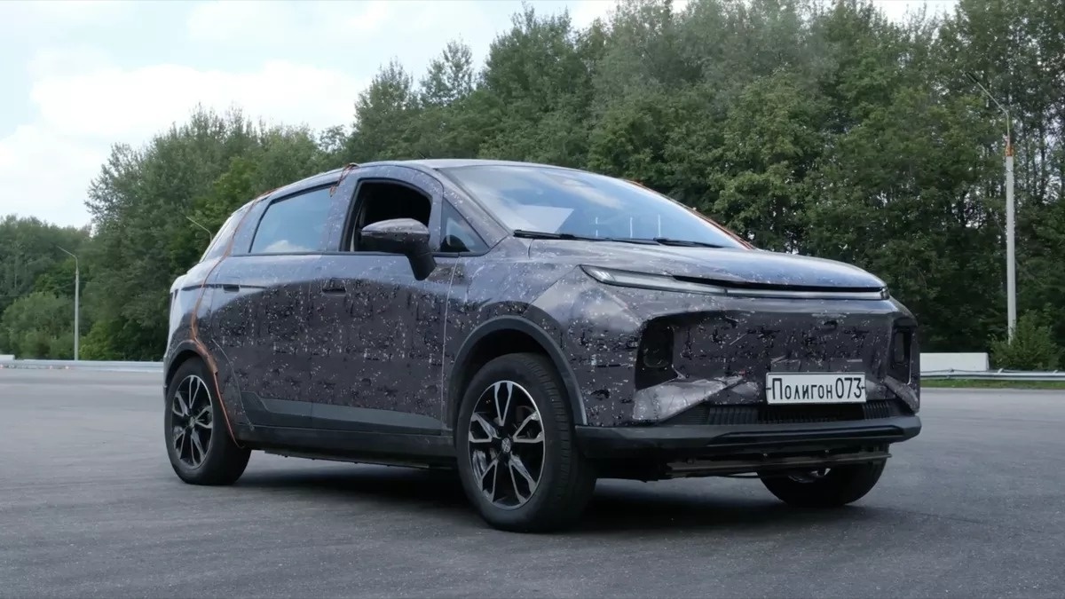 SUV dien cua Nga sap ra mat sau 4 nam phat trien hinh anh