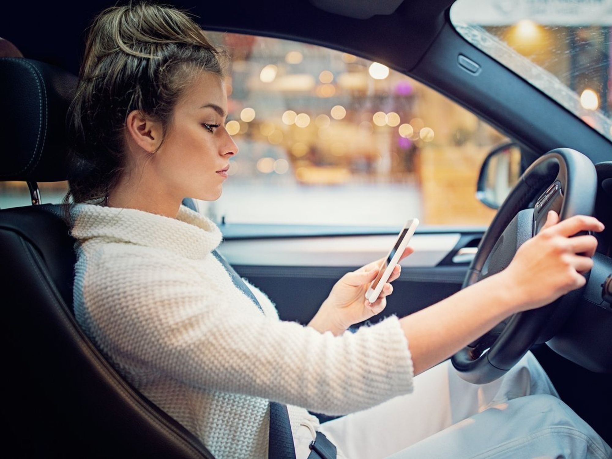 Van nan luot TikTok khi dang lai xe hinh anh