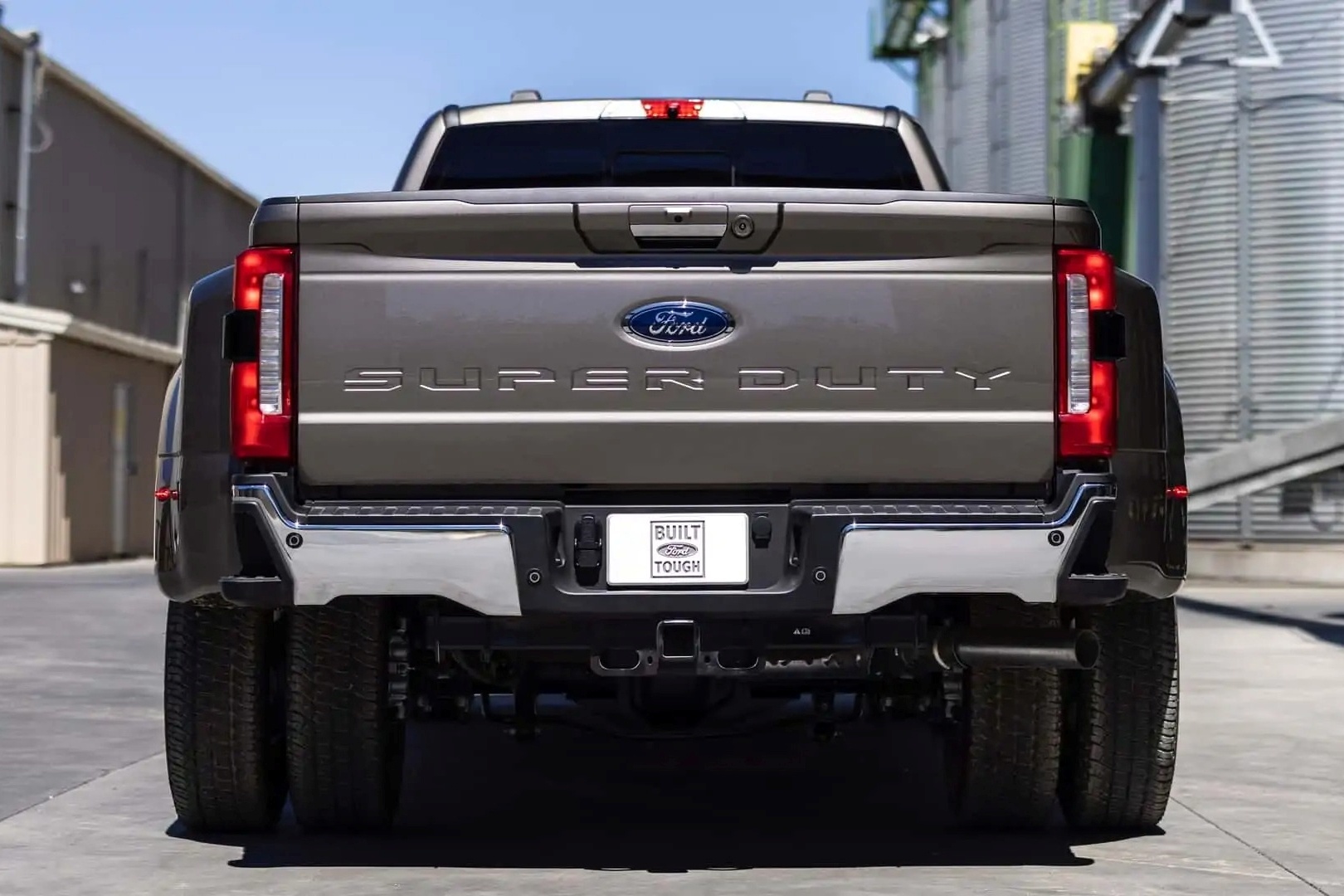 Cum den hau ban tai Ford thanh 'moi ngon' cho ke trom hinh anh