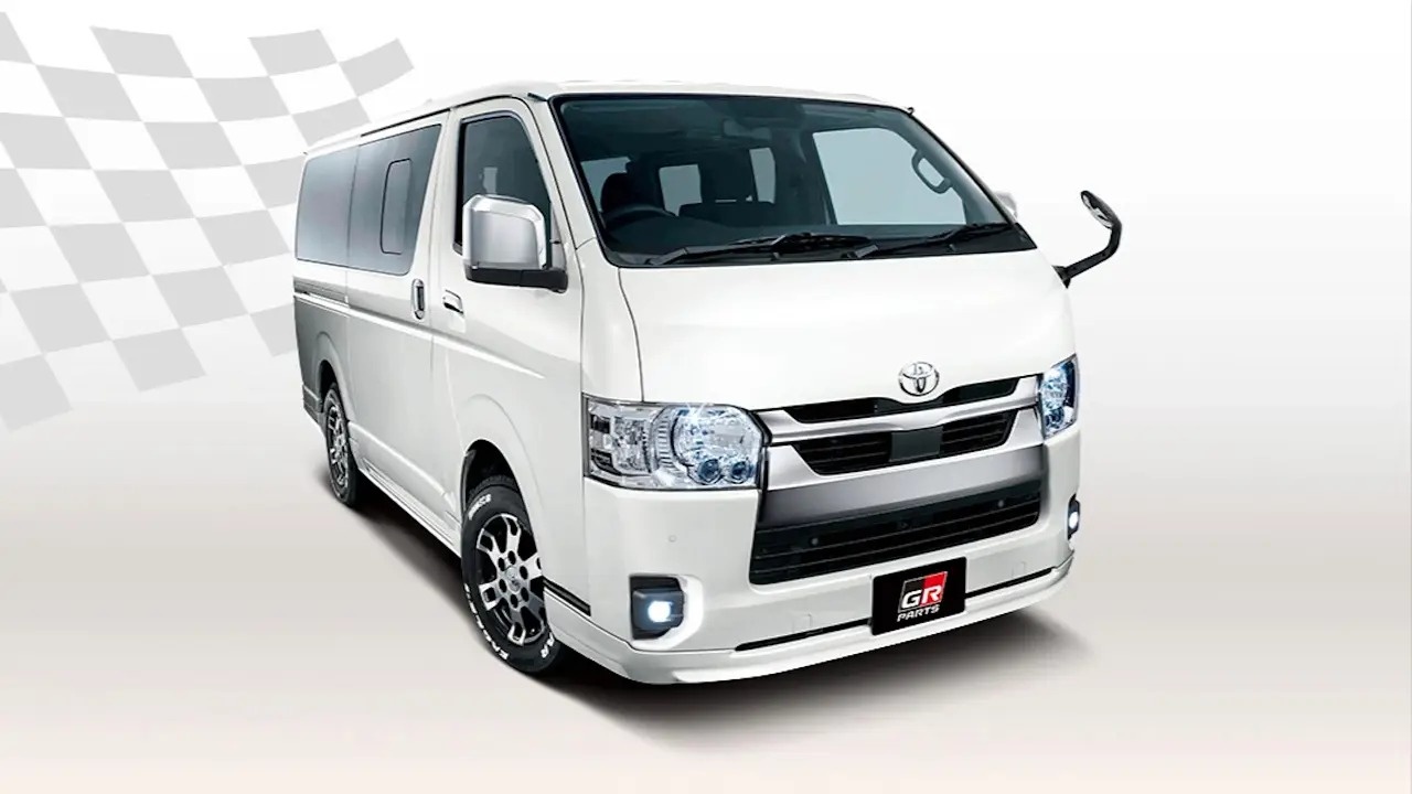 Toyota HiAce la mat voi goi do xe dua hinh anh