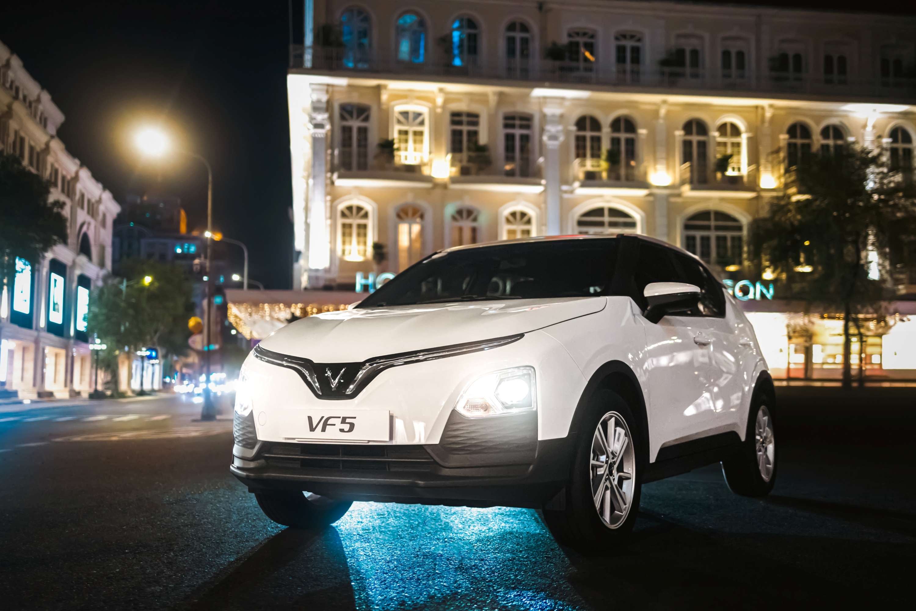 sac mien phi xe dien anh 1