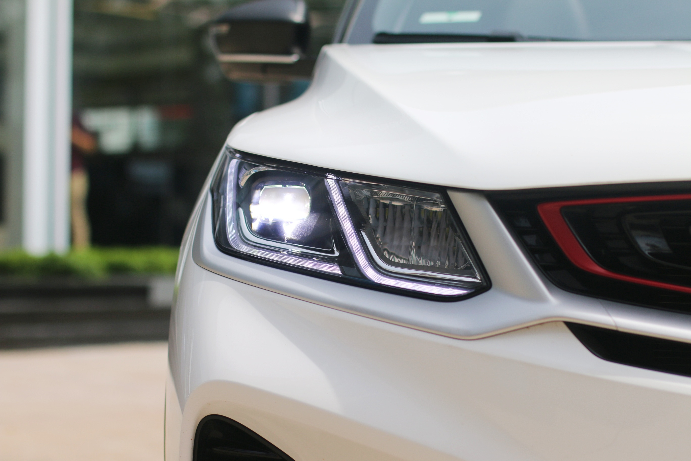 Xe Trung Quoc tai Viet Nam - van con thieu 'chat' va 'luong' hinh anh