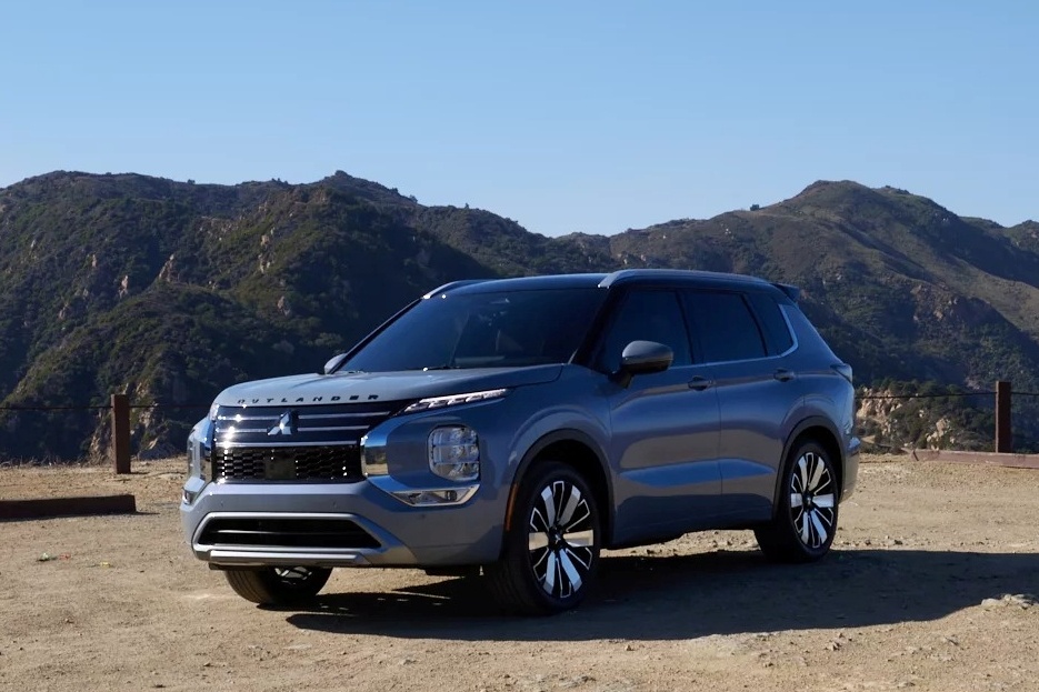 Hang xe Nhat tai My tang gia vi thue quan hinh anh