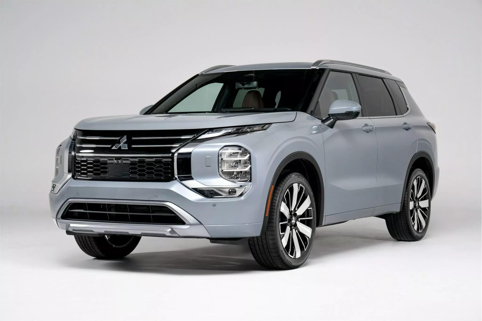 Mitsubishi Outlander co nang cap dang chu y hinh anh