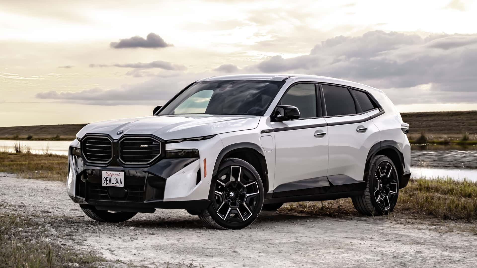 BMW giam gia 22.500 USD cho mau xe da het hang hinh anh