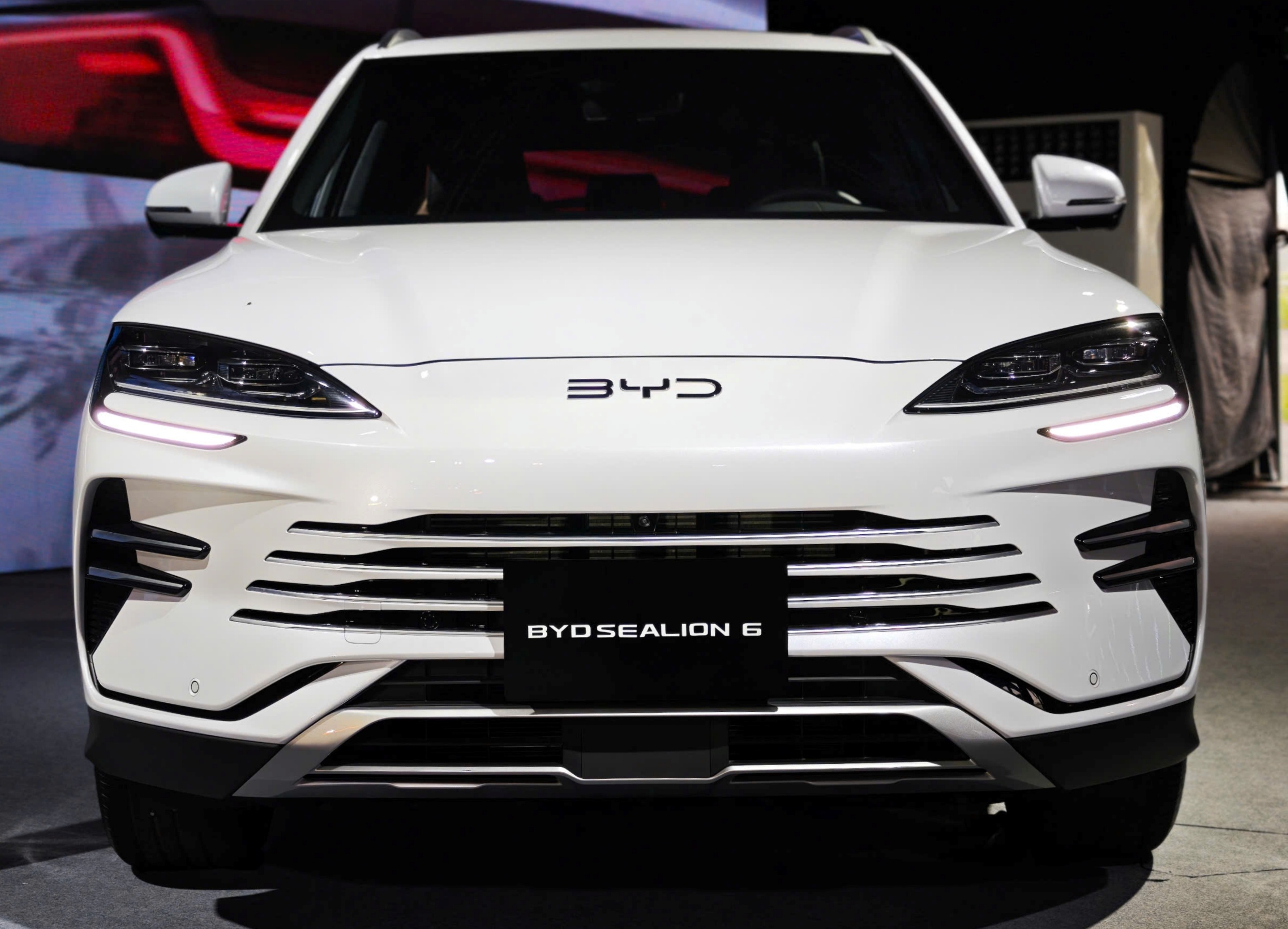 xe hybrid anh 4