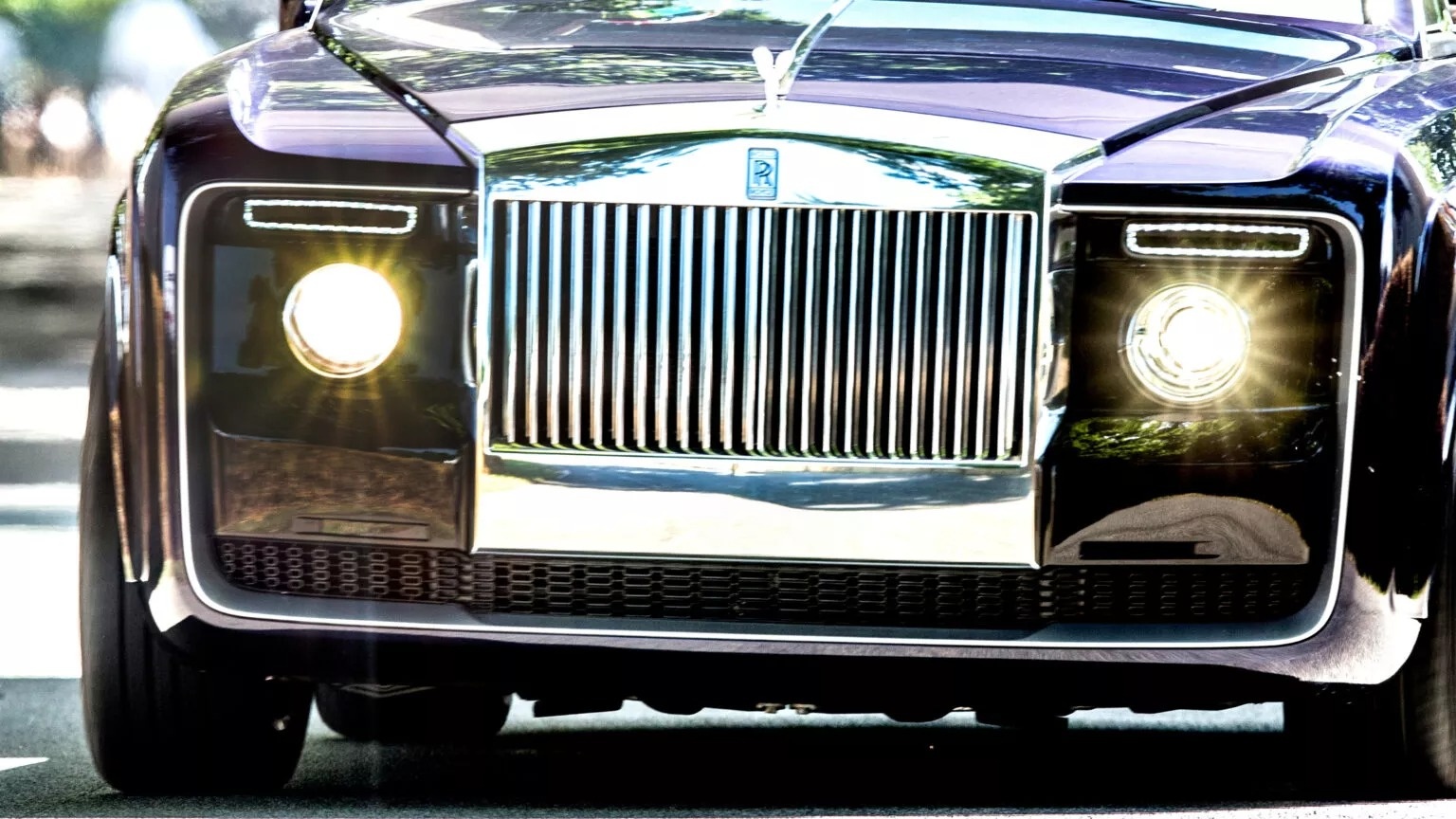 Bat ngo noi cat giau xe sang bi trom hinh anh