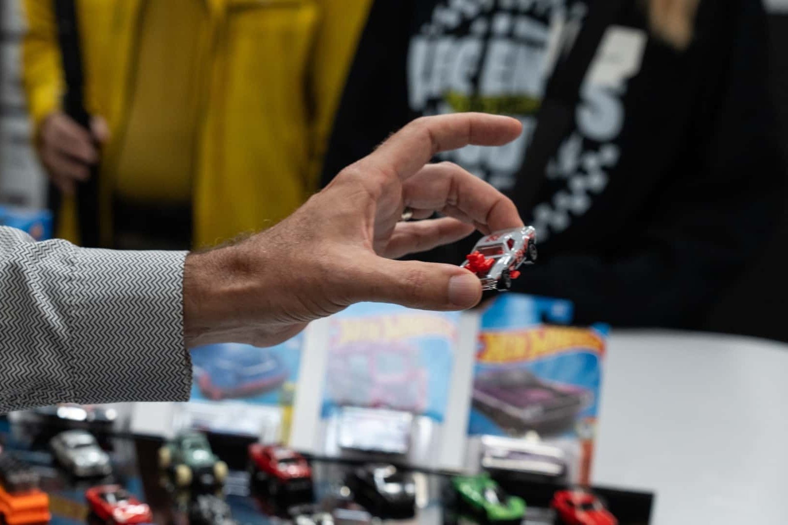 Den ca oto do choi tai My cung co the tang gia vi thue quan hinh anh