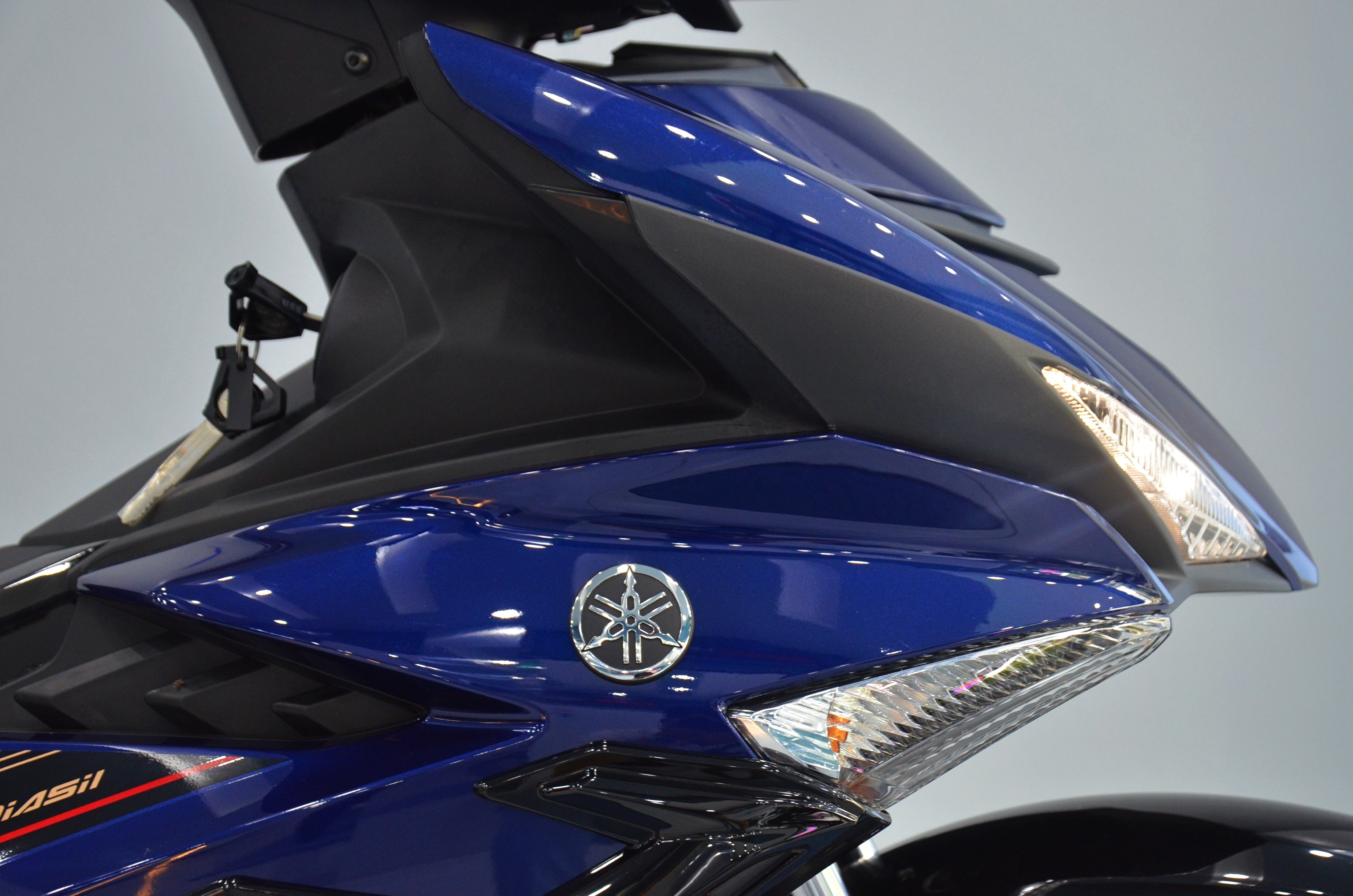 Yamaha Y15ZR SE anh 5