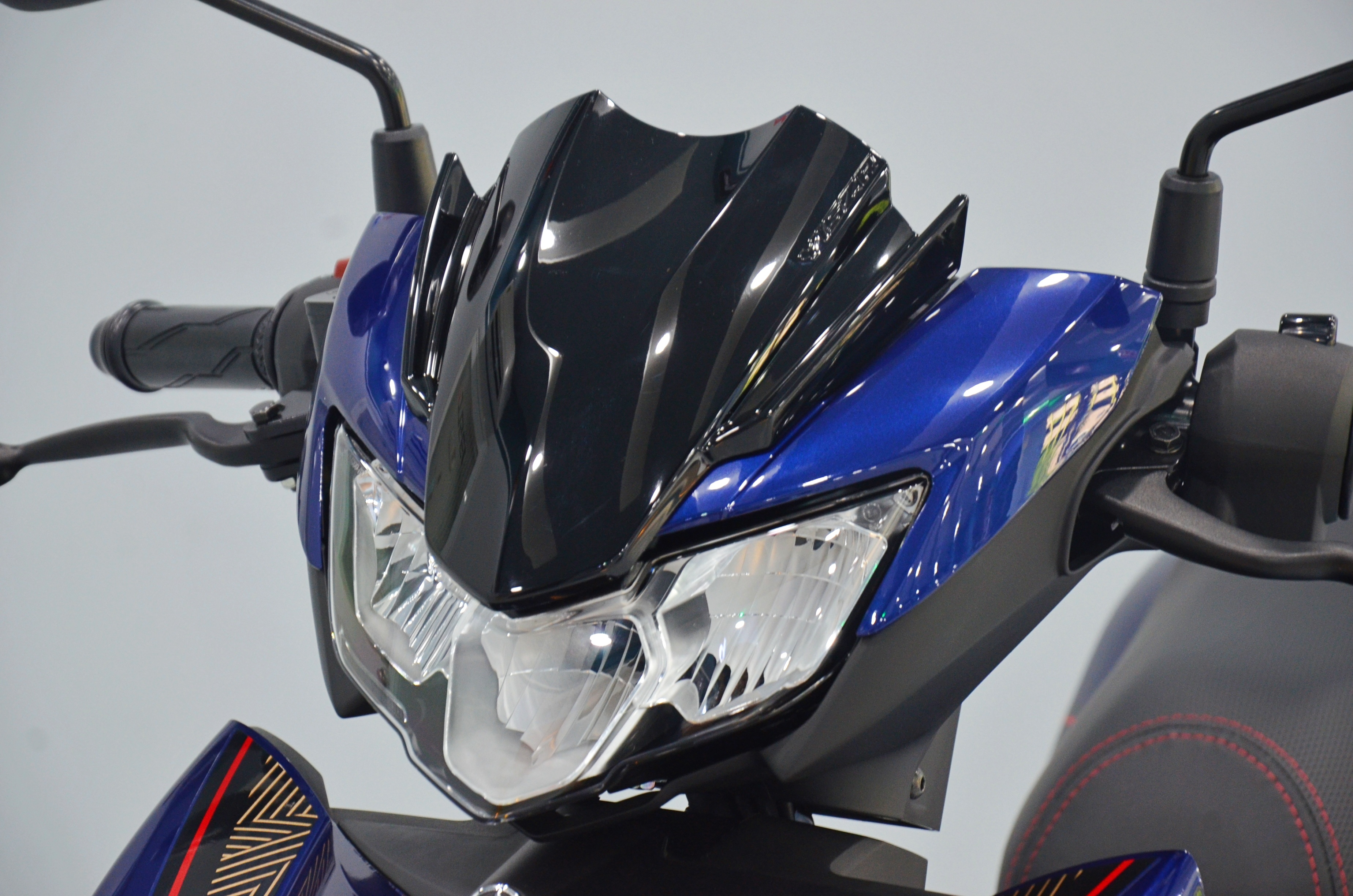 Yamaha Y15ZR SE anh 6