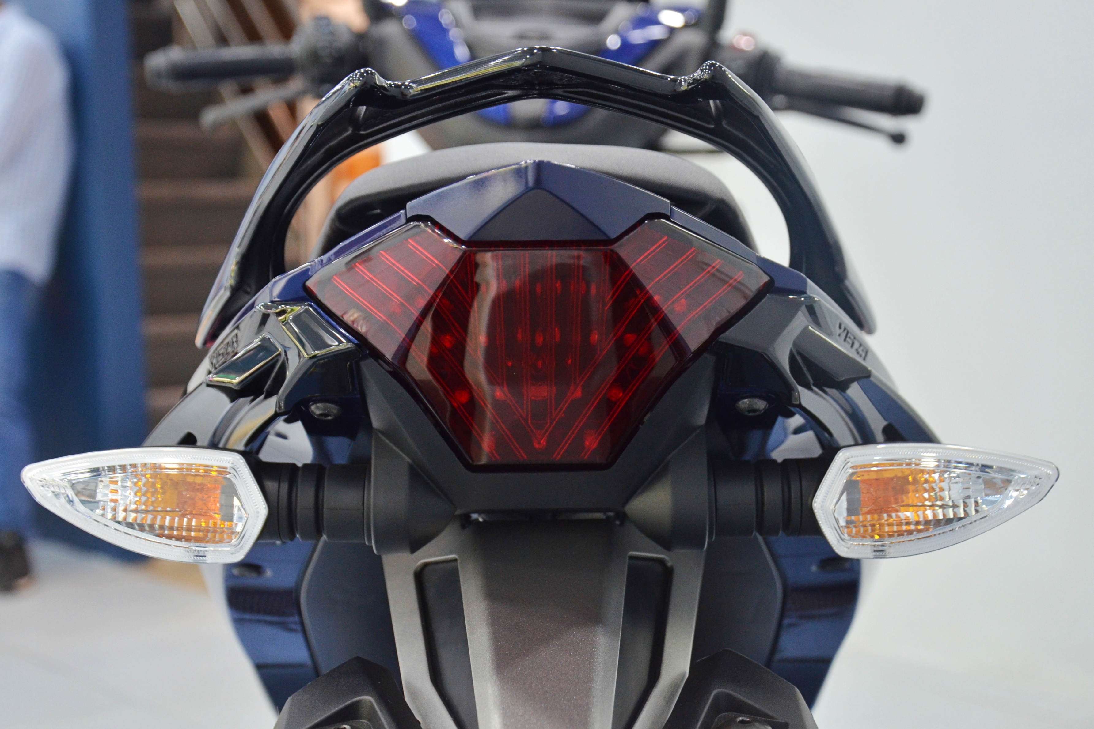 Yamaha Y15ZR SE anh 11