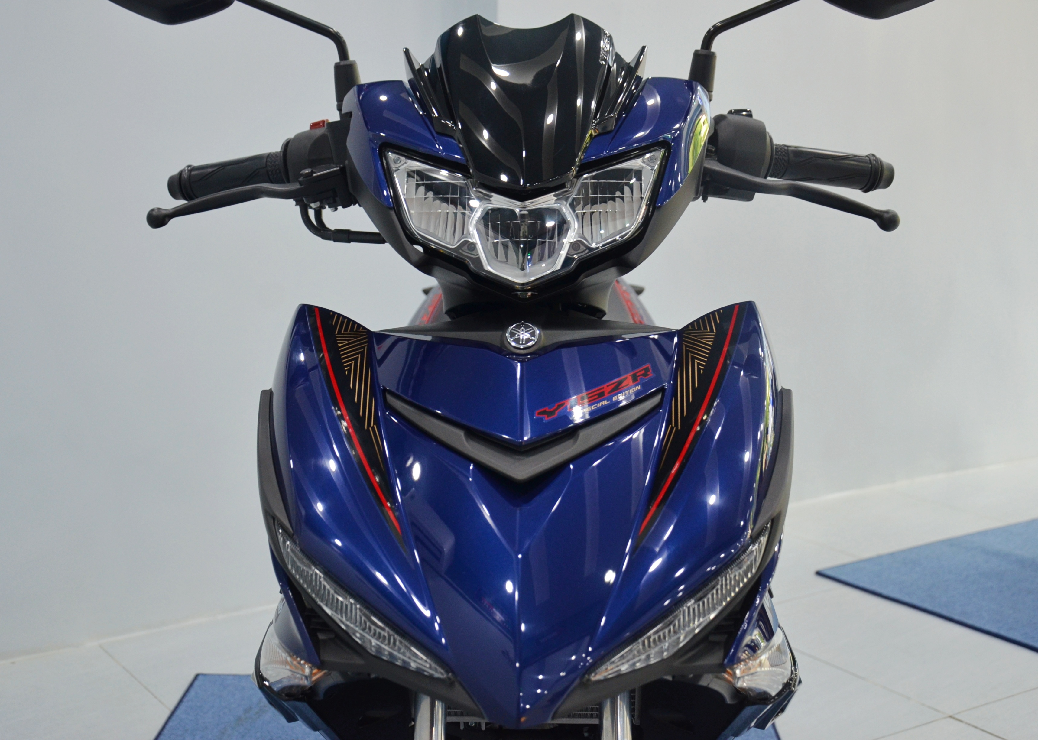 Yamaha Y15ZR SE anh 3