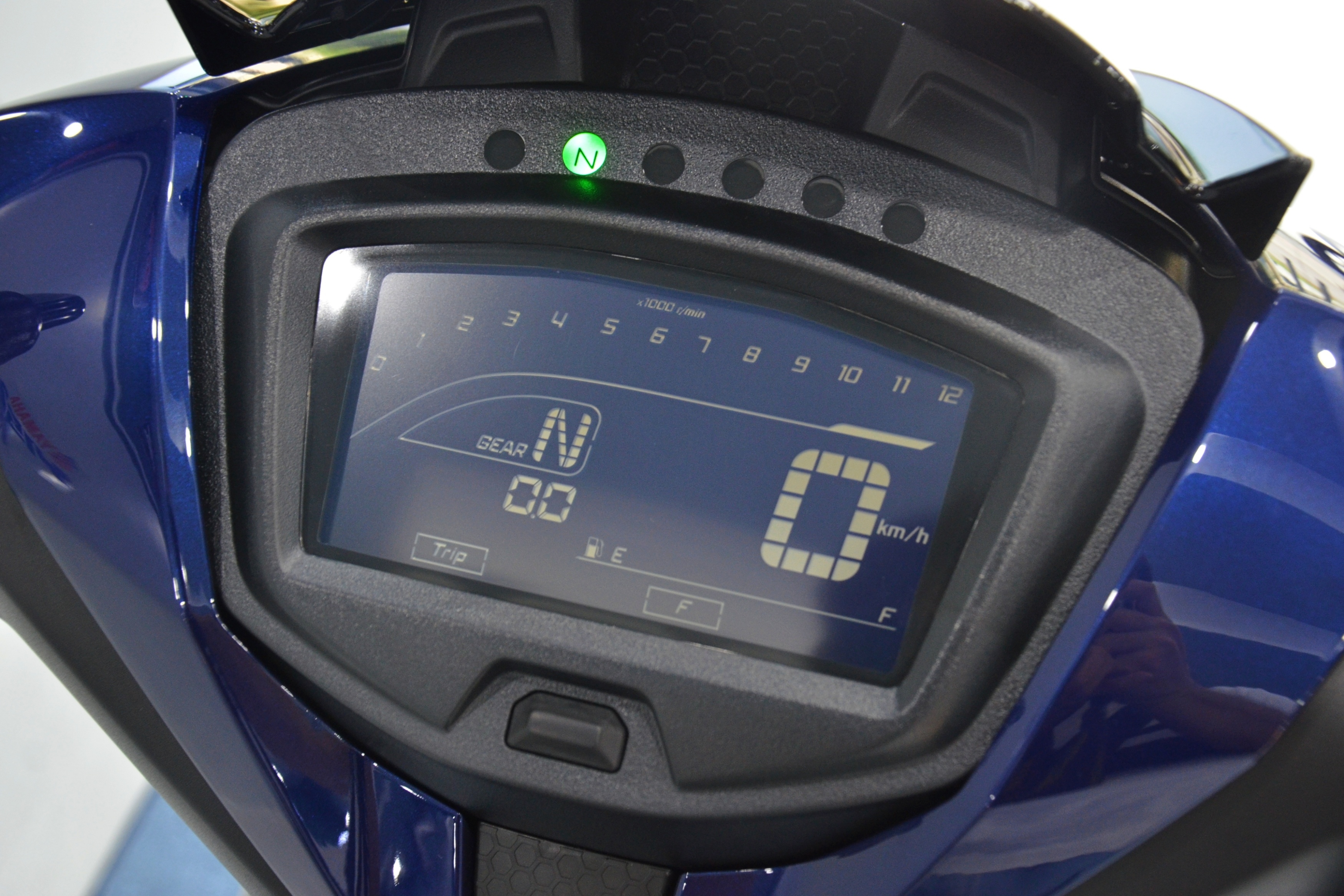 Yamaha Y15ZR SE anh 20