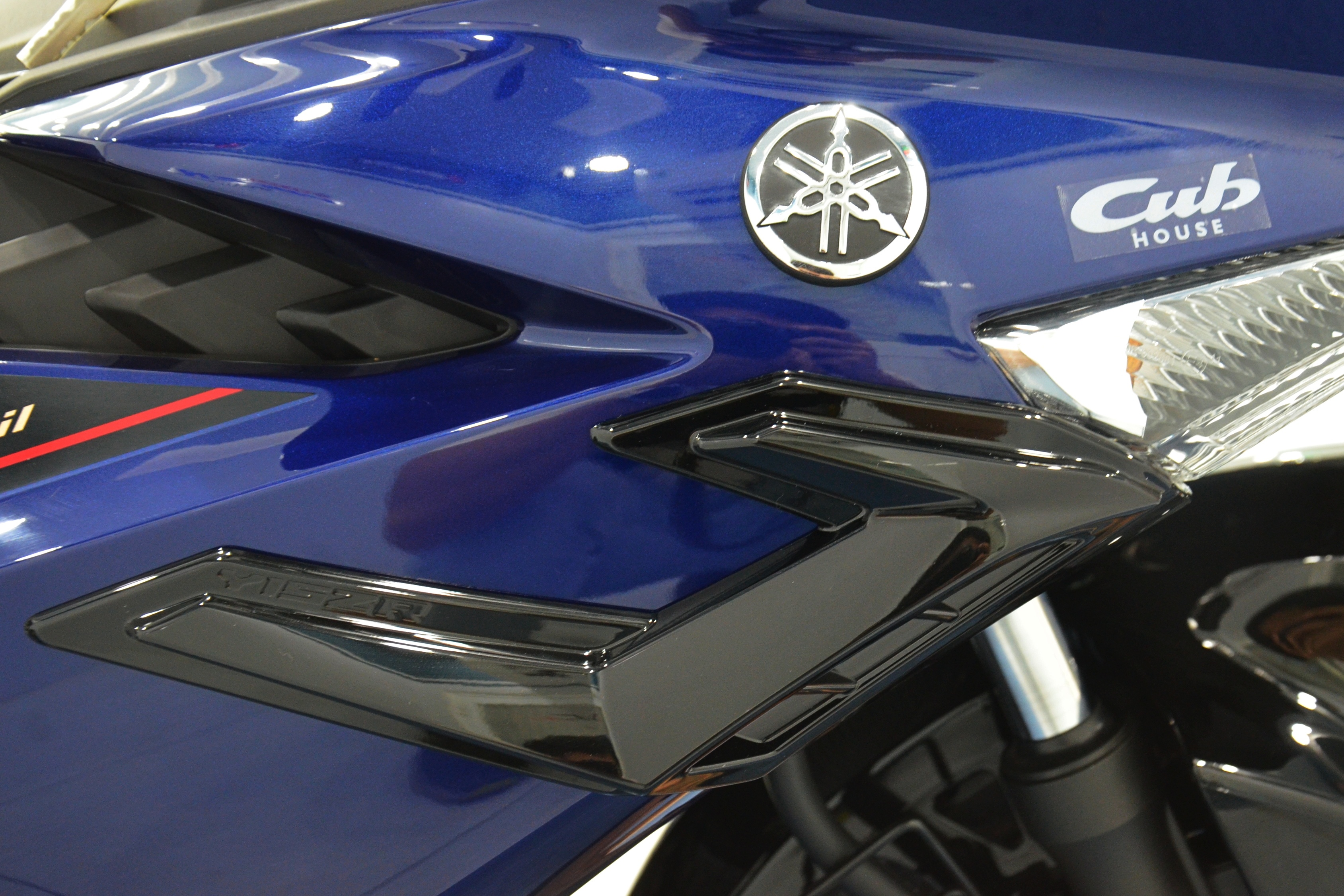 Yamaha Y15ZR SE anh 8
