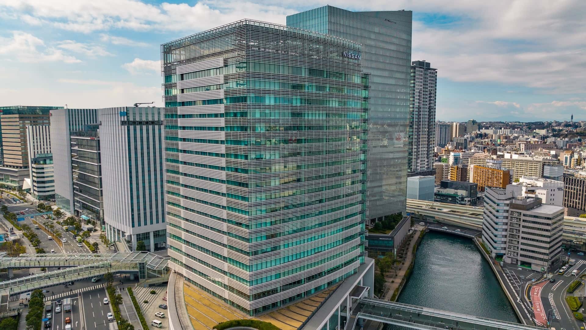 Nissan co the phai ban ca tru so 700 trieu USD de sinh ton hinh anh