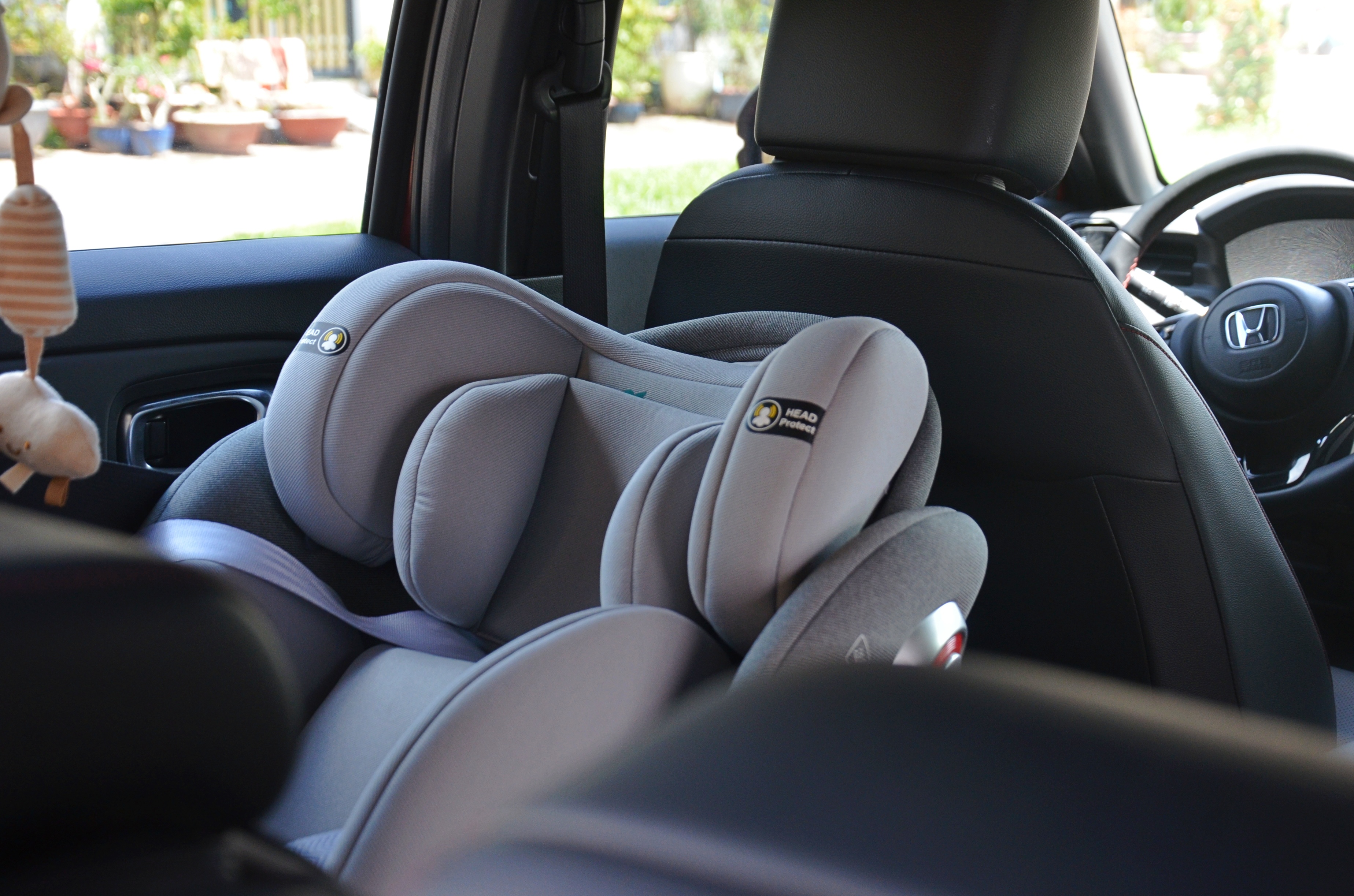 ISOFIX tren oto la gi? hinh anh