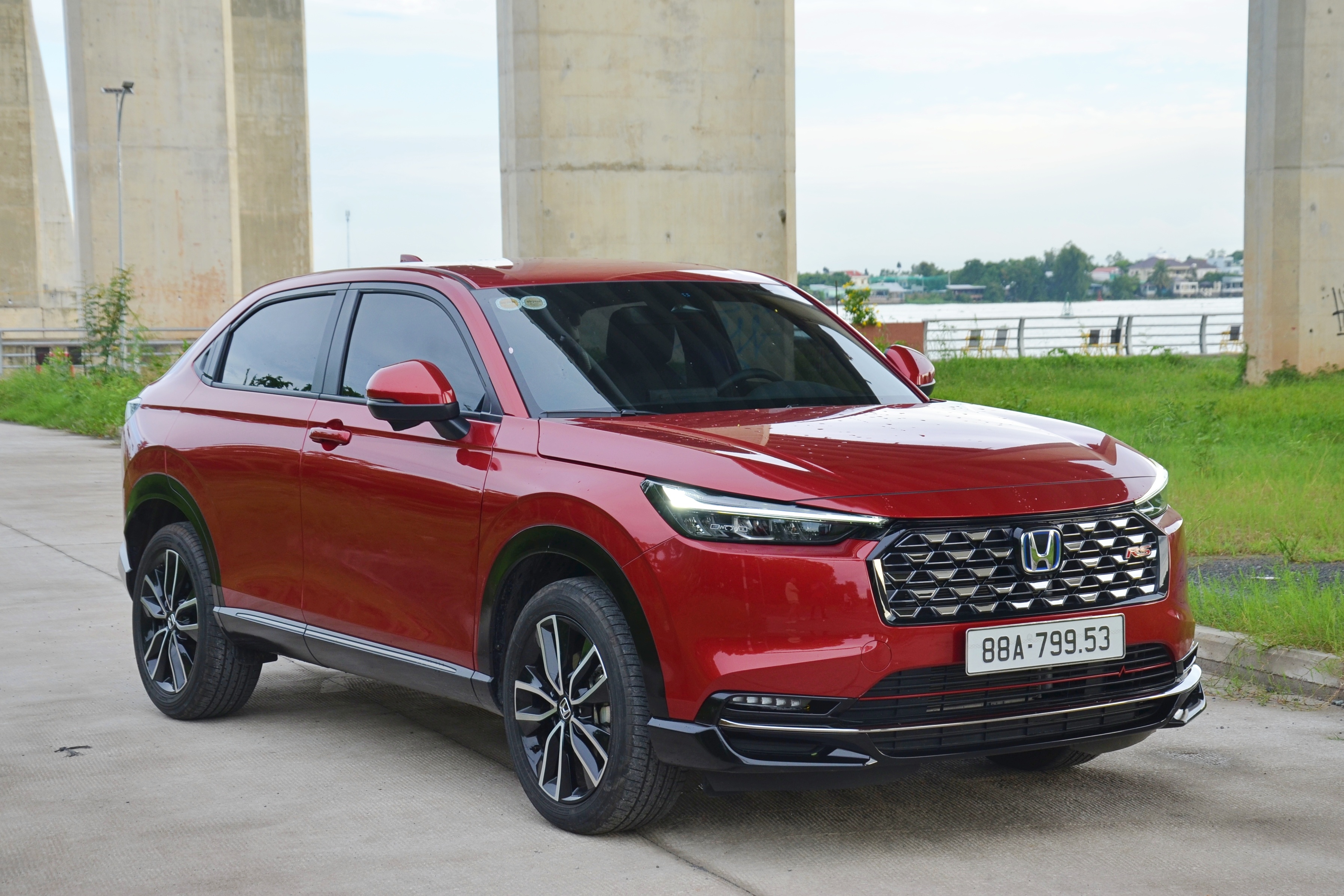 Xe hybrid cua Honda giam gia ban hang chuc trieu dong hinh anh