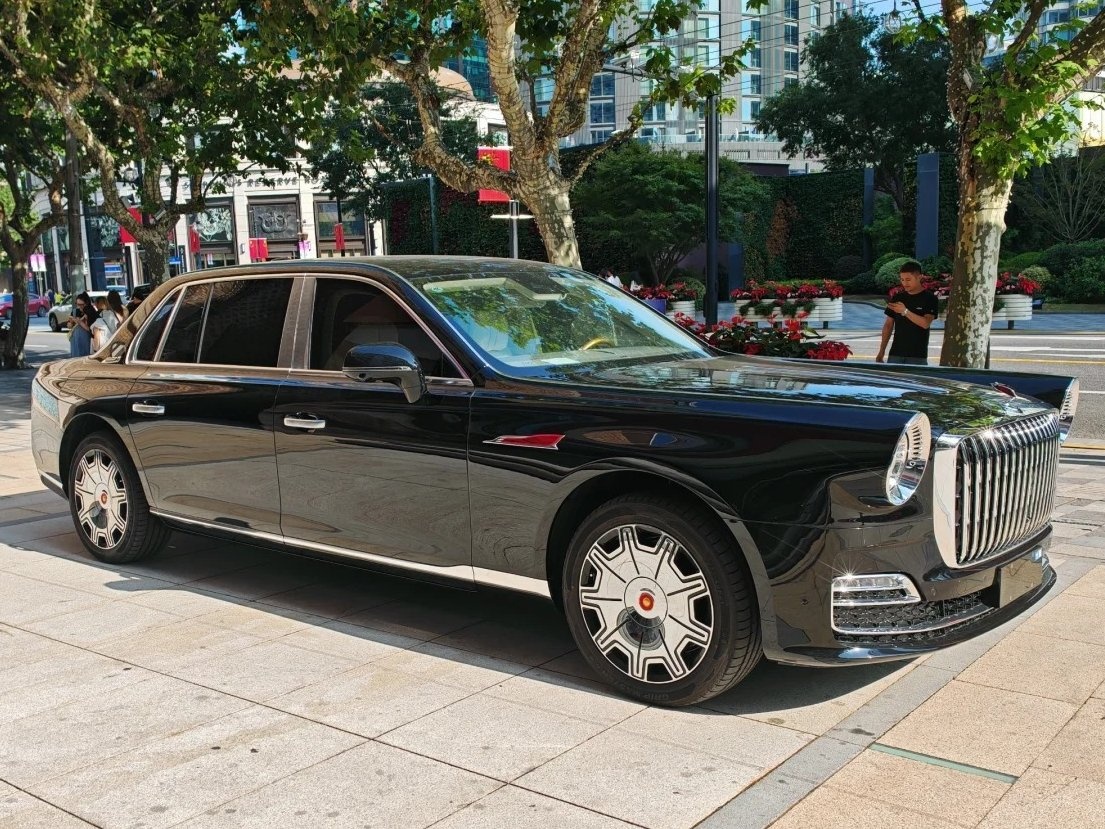 xe sang Hongqi anh 1