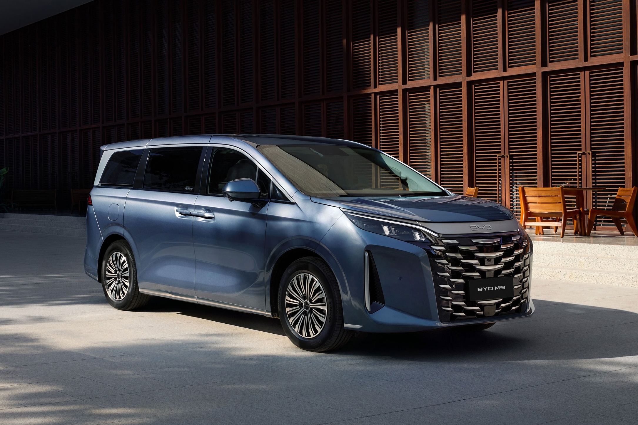 Dai ly BYD nhan coc MPV hybrid - ngang co Carnival, gia tu 1,5 ty dong hinh anh