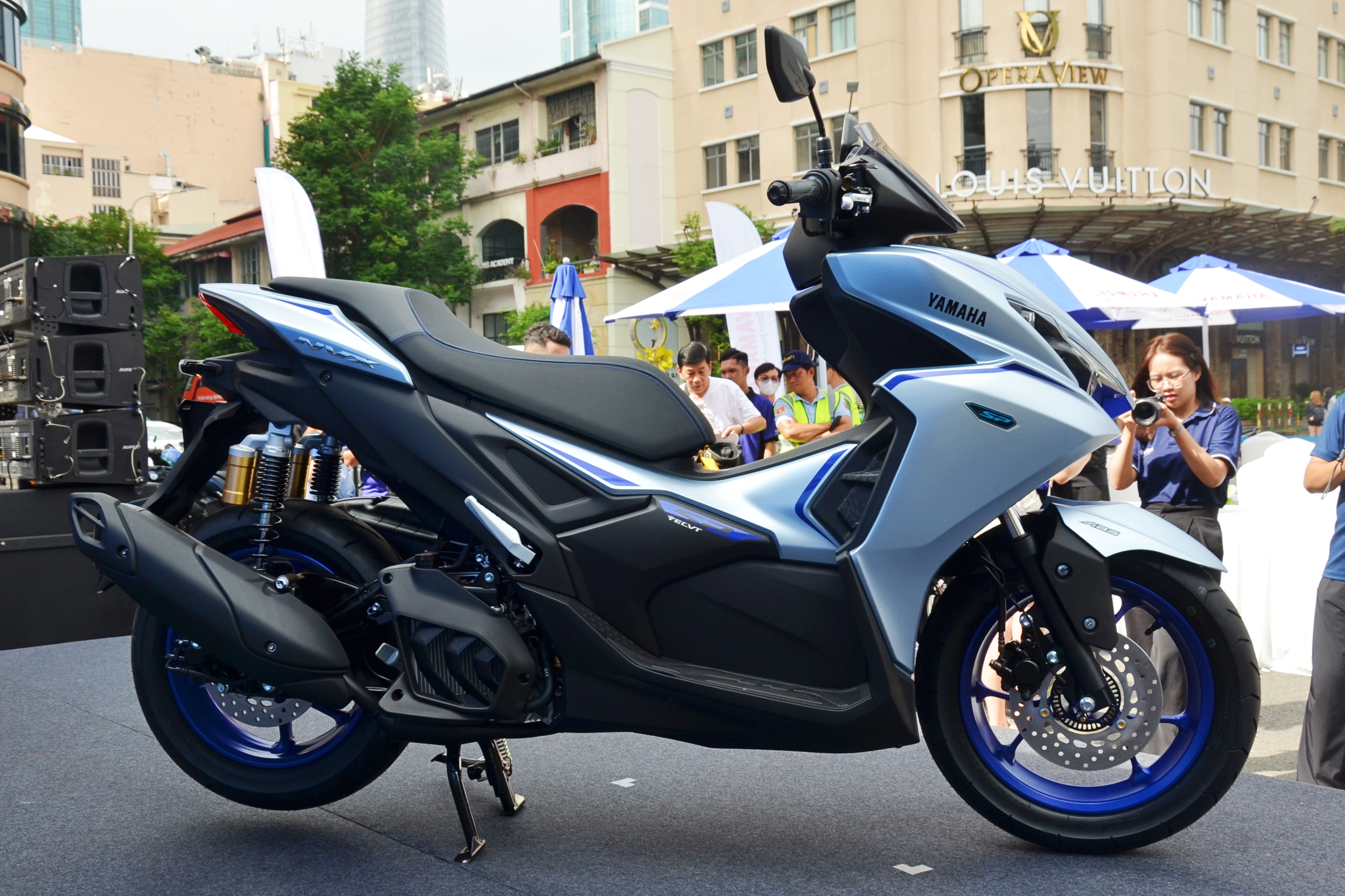 Yamaha NVX 155 anh 2