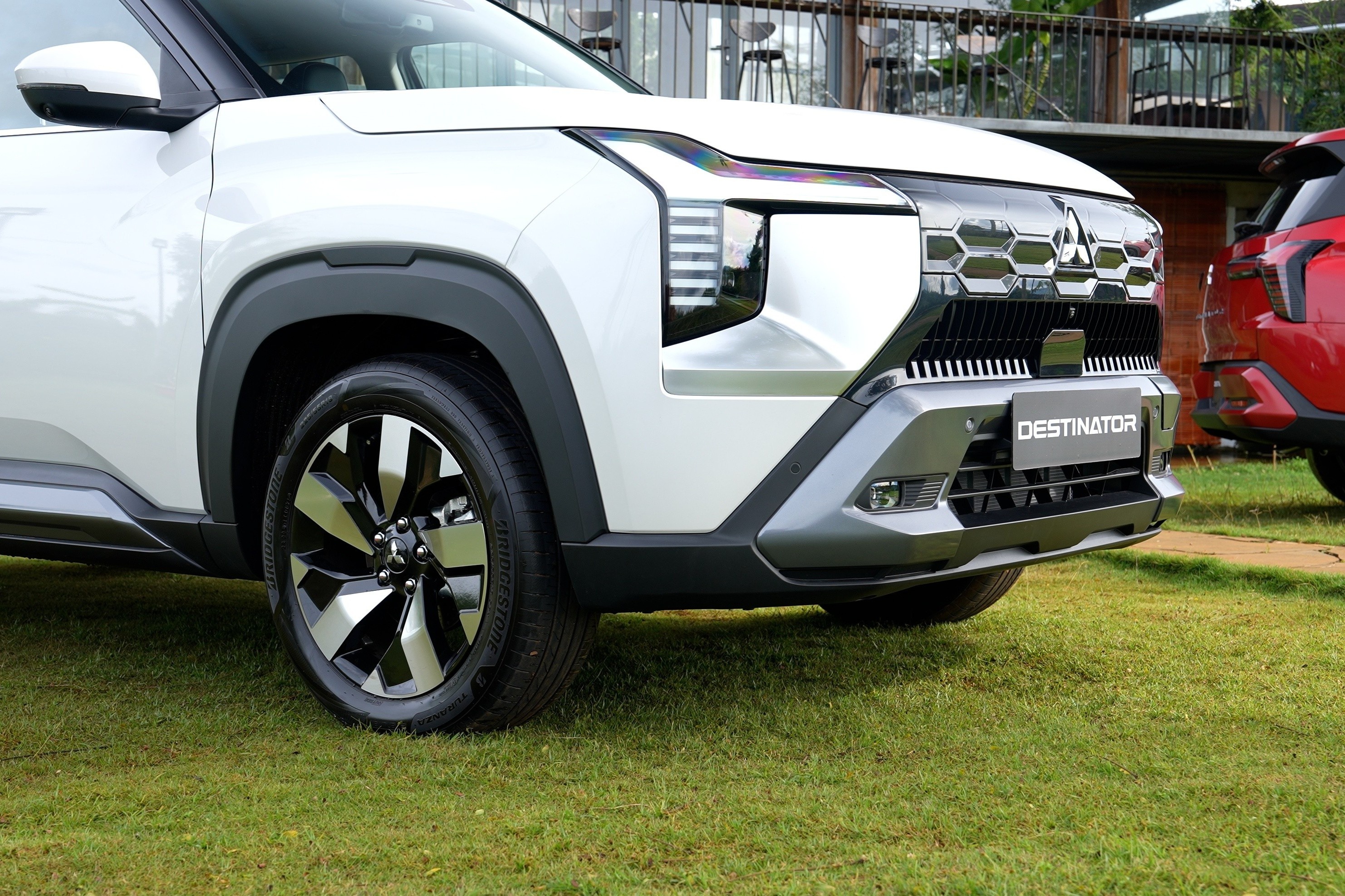 Loat xe vua ra mat da co uu dai hinh anh