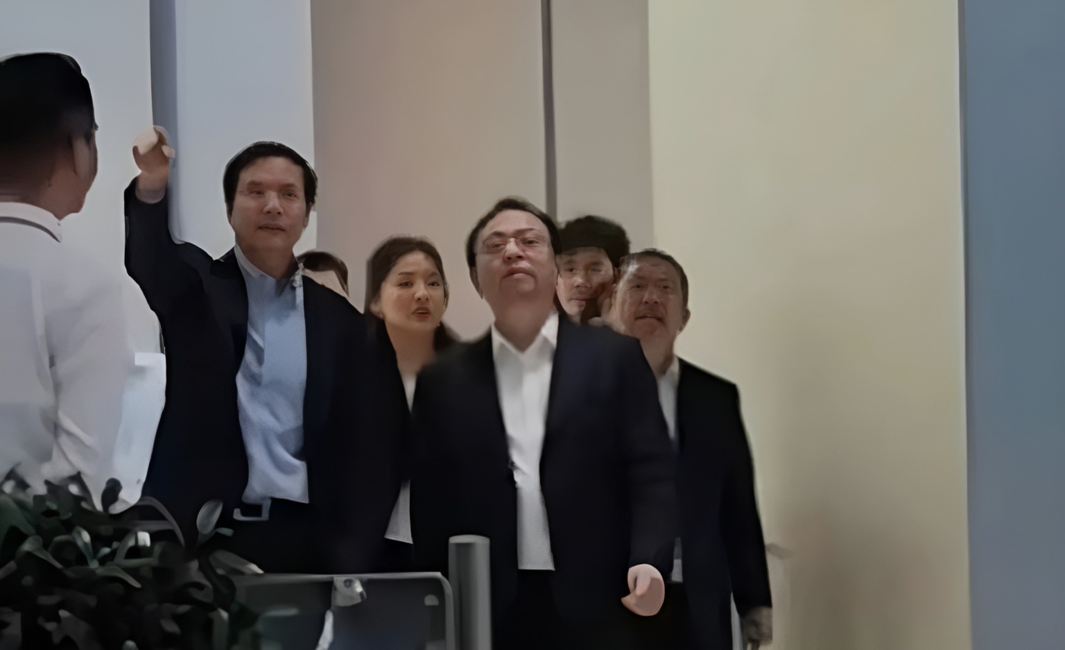 Dang sau chuyen tham bi mat nha may Xiaomi cua Chu tich BYD hinh anh