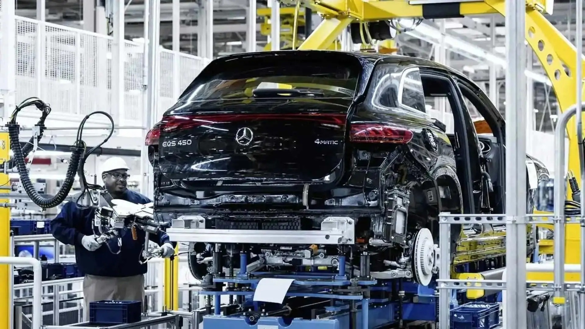 Mercedes xac nhan dung san xuat xe dien tai My hinh anh