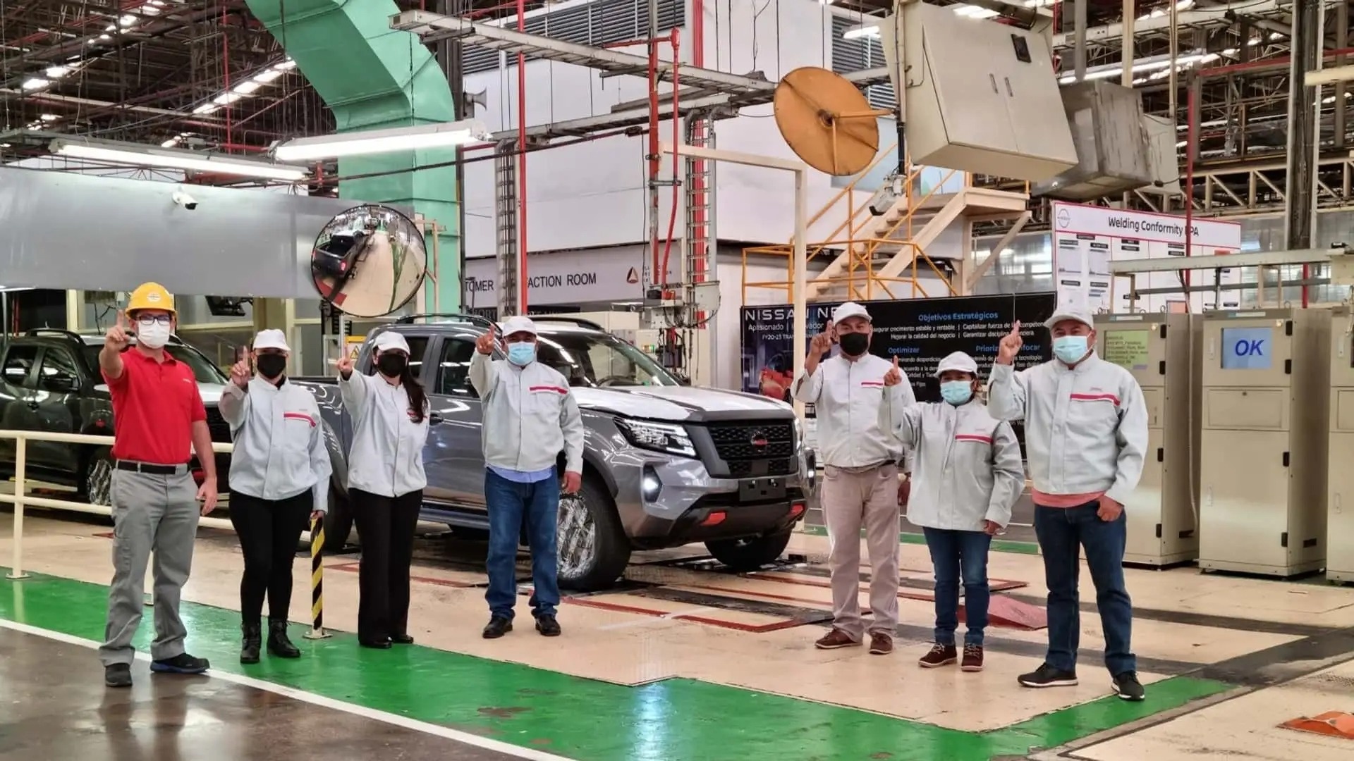 Nissan lien tiep dong cua nha may hinh anh