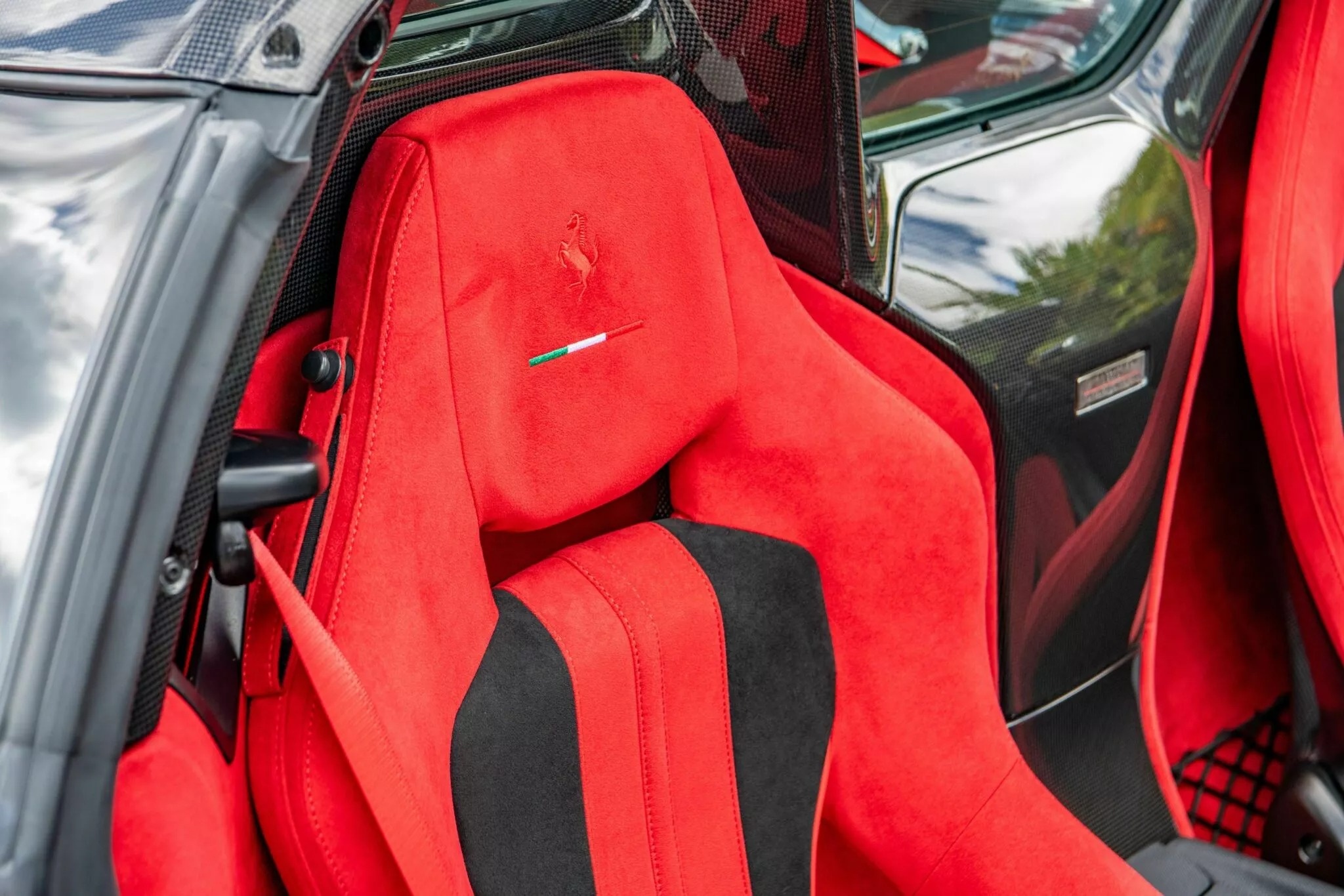 Ferrari 812 Competizione A anh 12