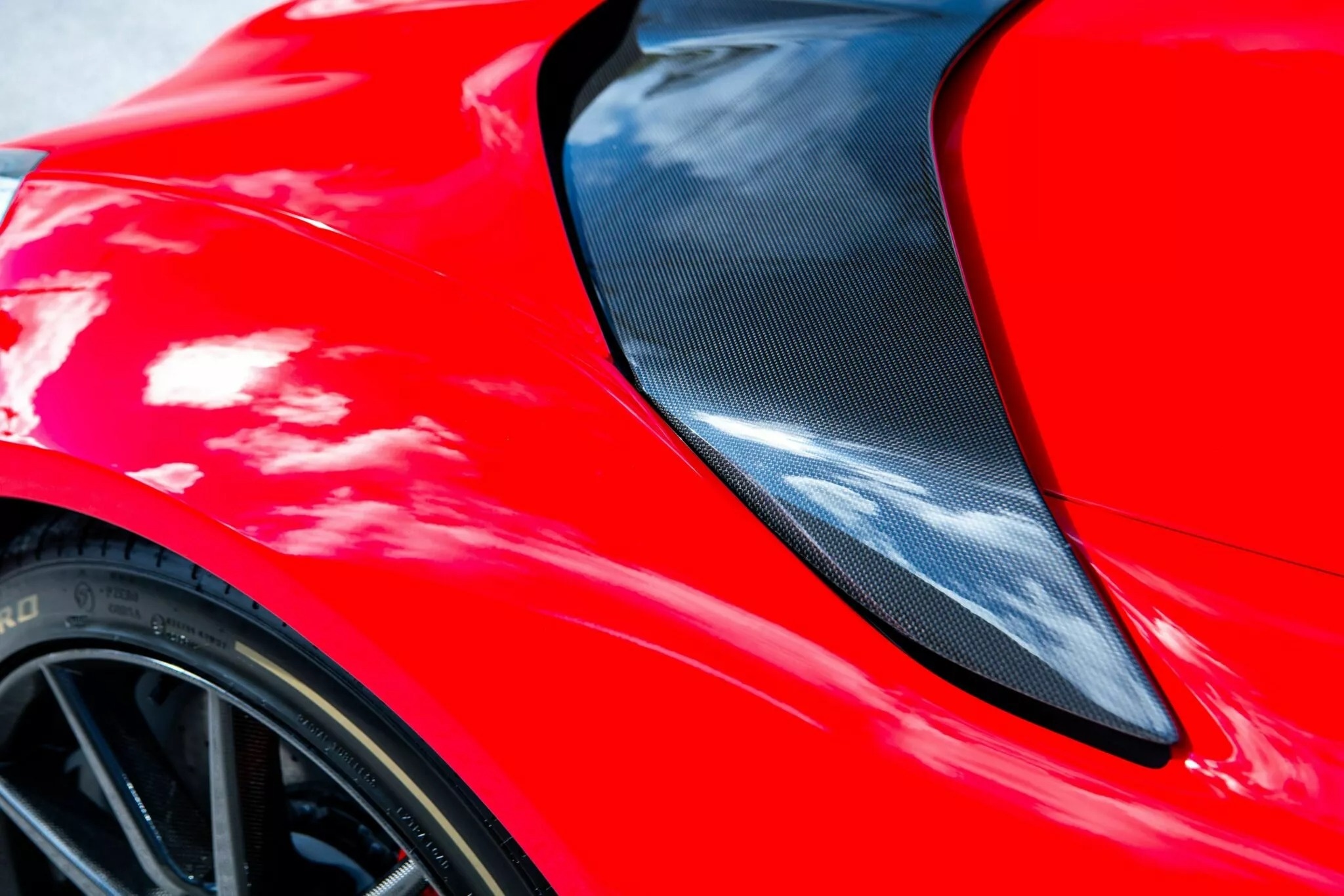 Ferrari 812 Competizione A anh 8