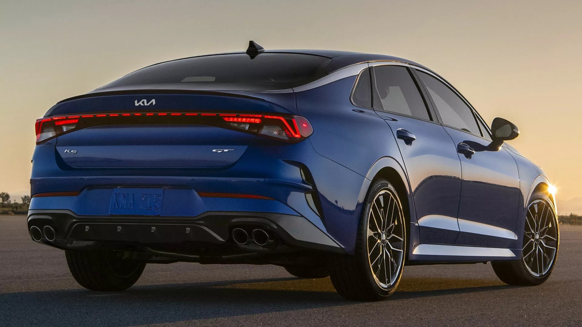 Hon 100.000 xe Kia K5 tai My co the bi roi op cot C hinh anh