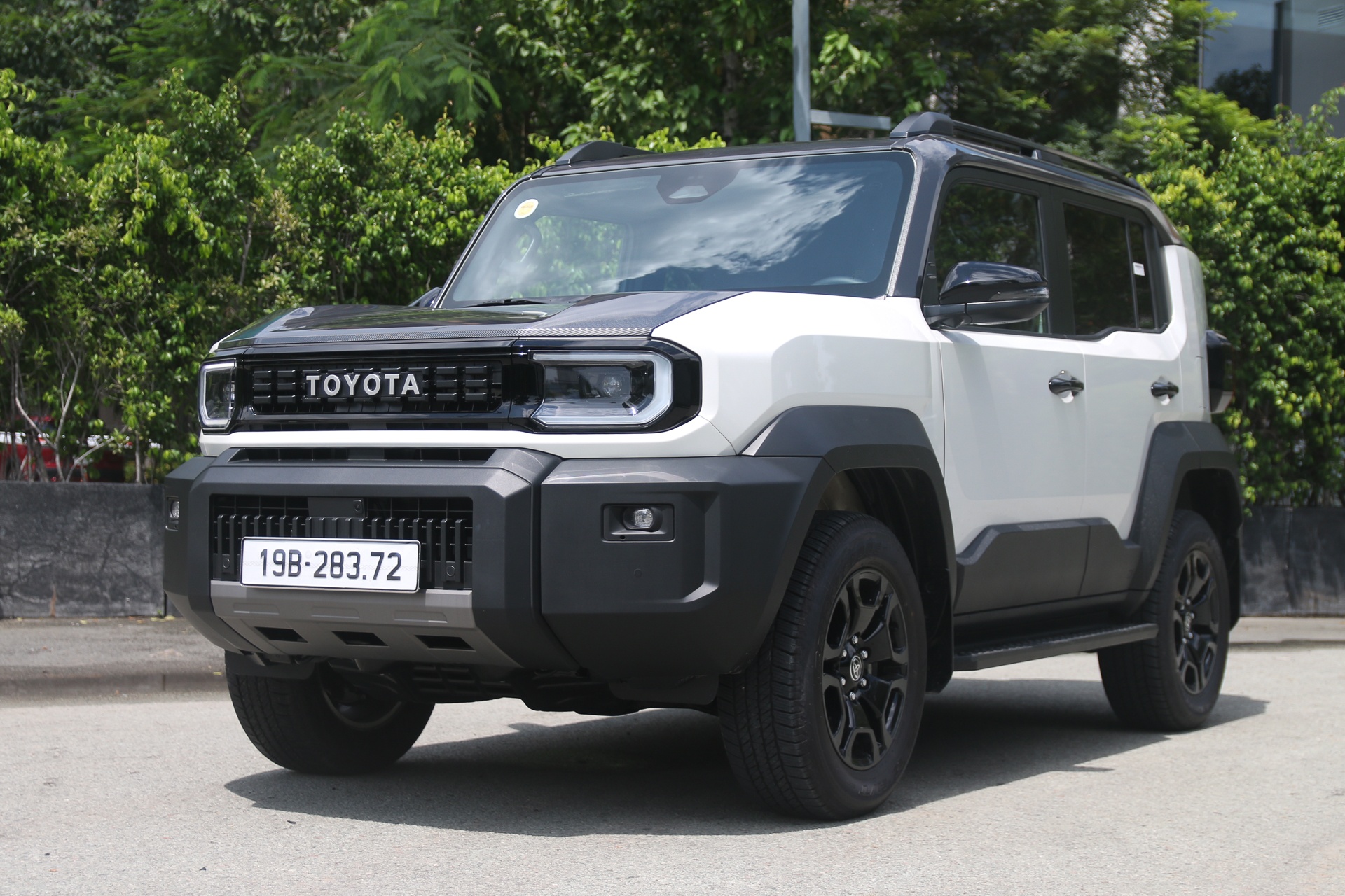 Cận cảnh Toyota Land Cruiser FJ - SUV địa hình giá dưới 1,2 tỷ đồng