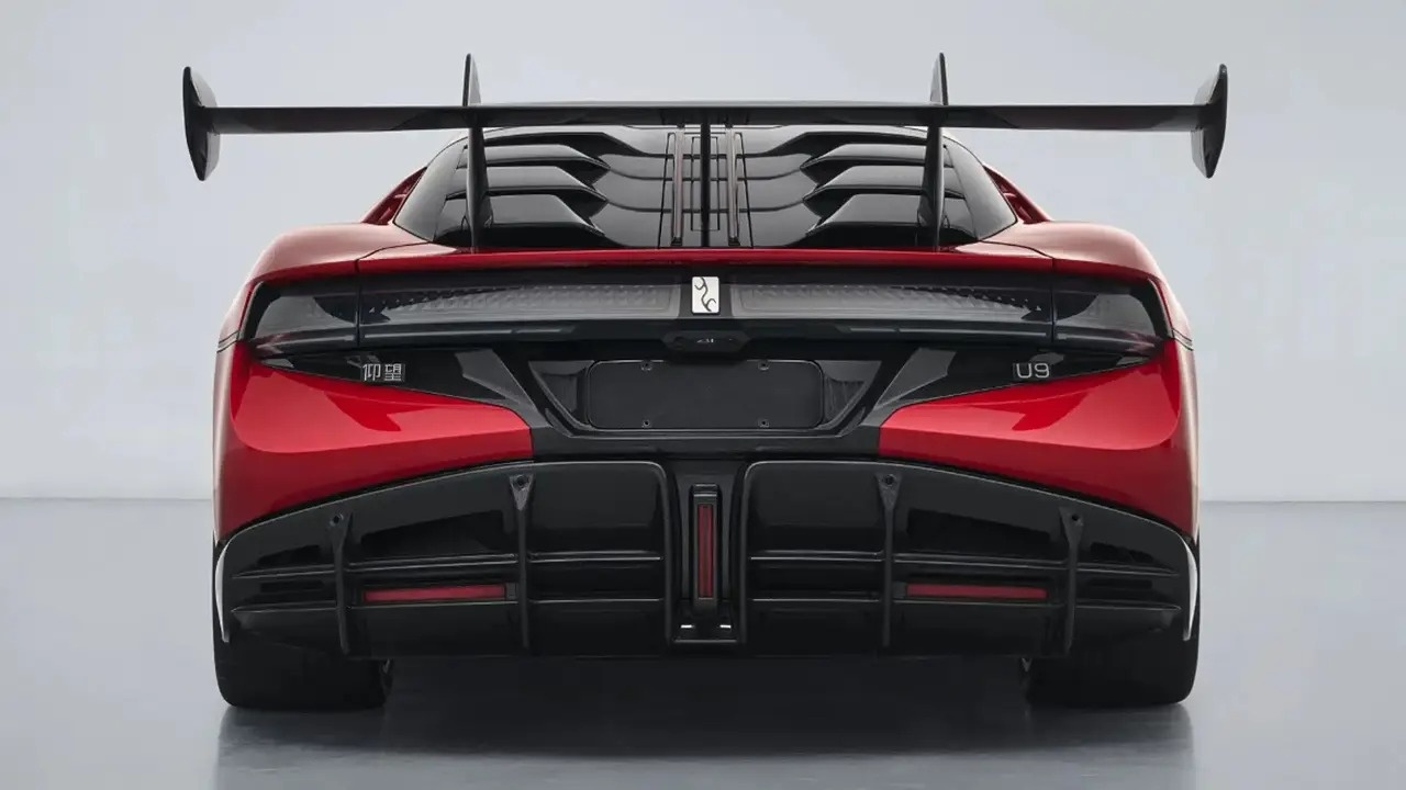 CEO Rimac nghi ngo thong so sieu xe dien YangWang U9 hinh anh