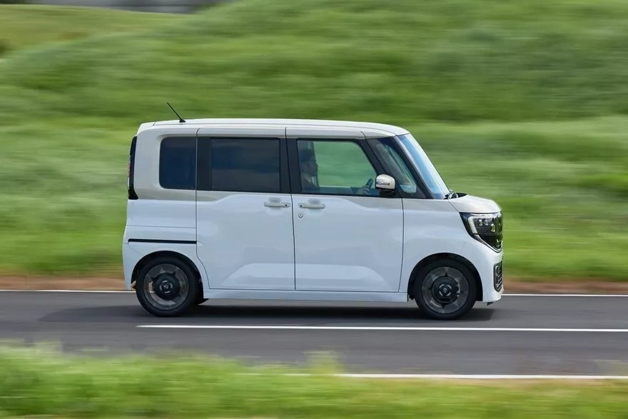 Nissan Roox anh 4