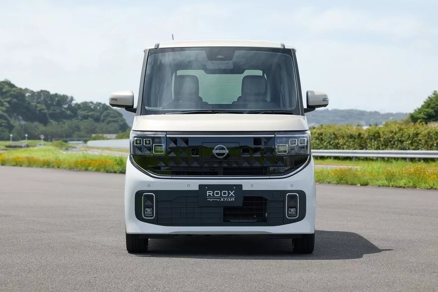 Nissan Roox anh 2