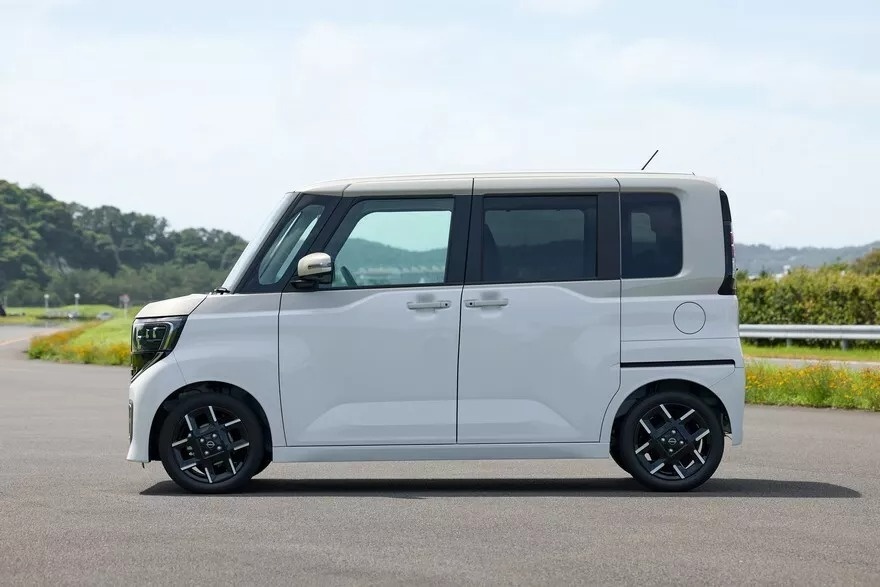 Nissan Roox anh 8