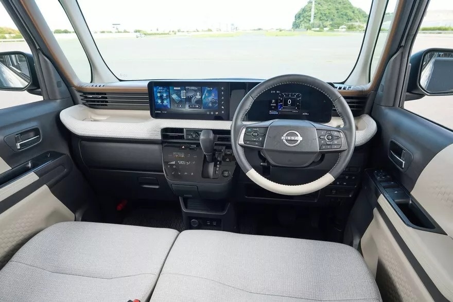 Nissan Roox anh 12