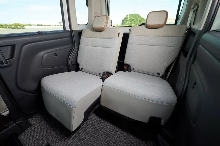 Nissan Roox anh 9