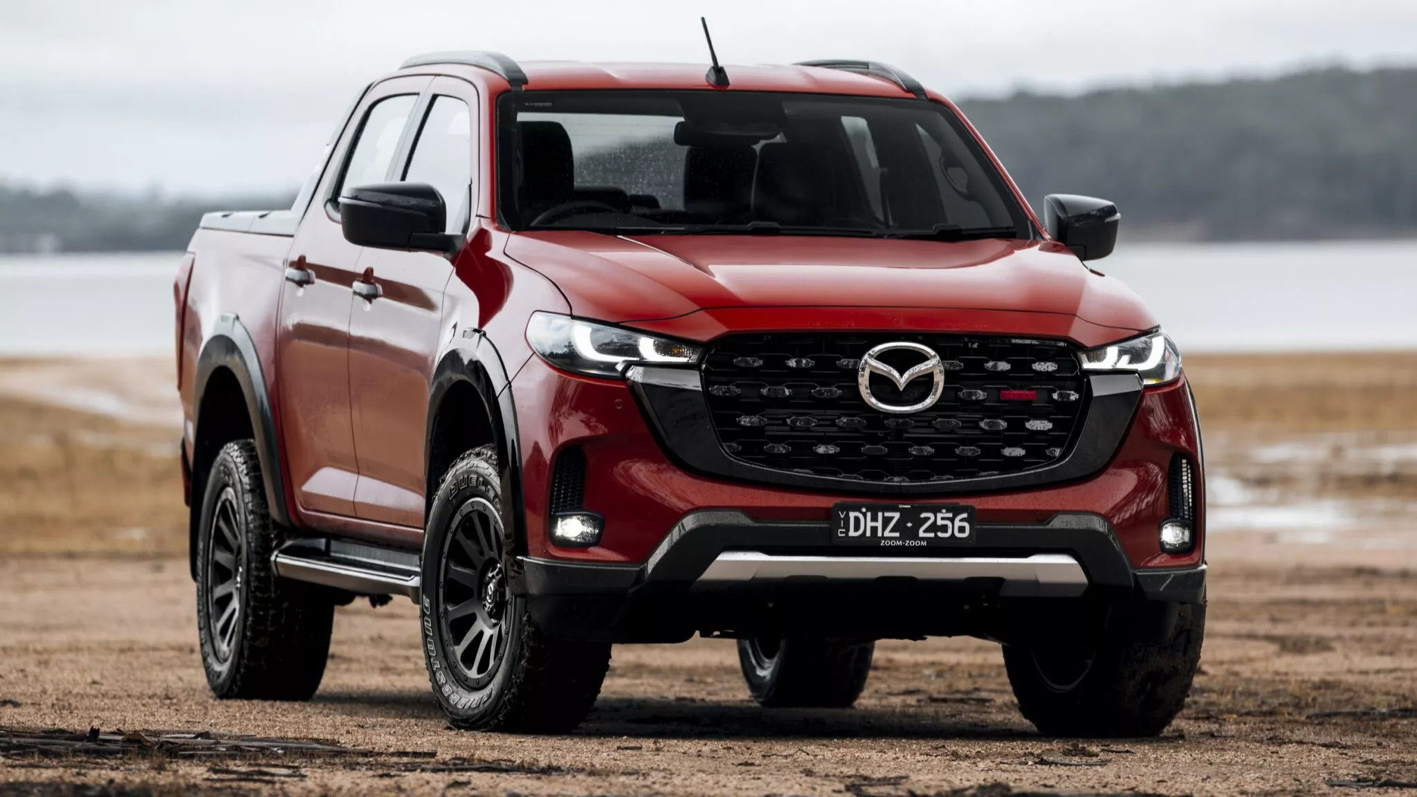 Lanh dao Mazda noi gi ve kha nang dien hoa ban tai BT-50? hinh anh