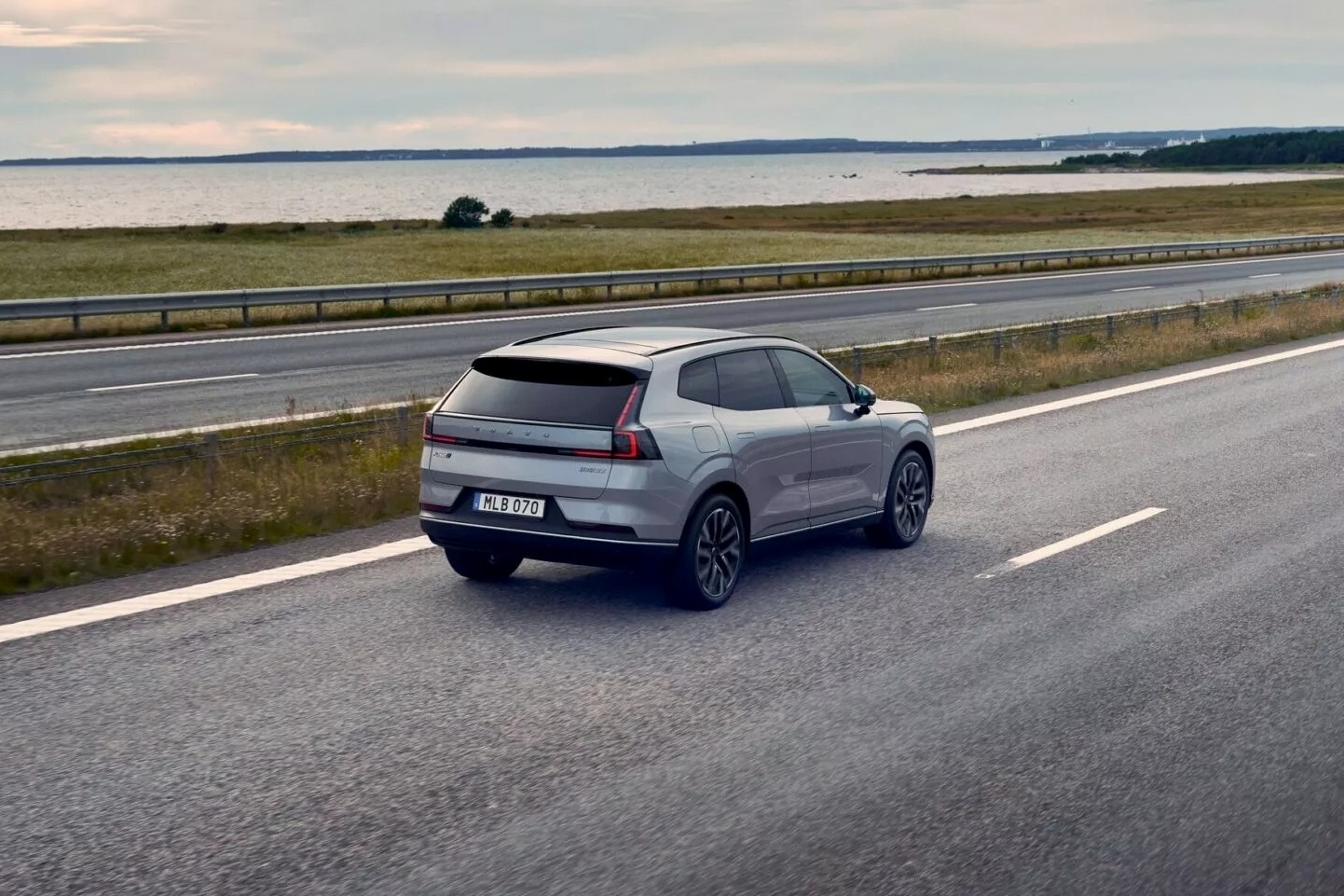 Volvo XC70 anh 17